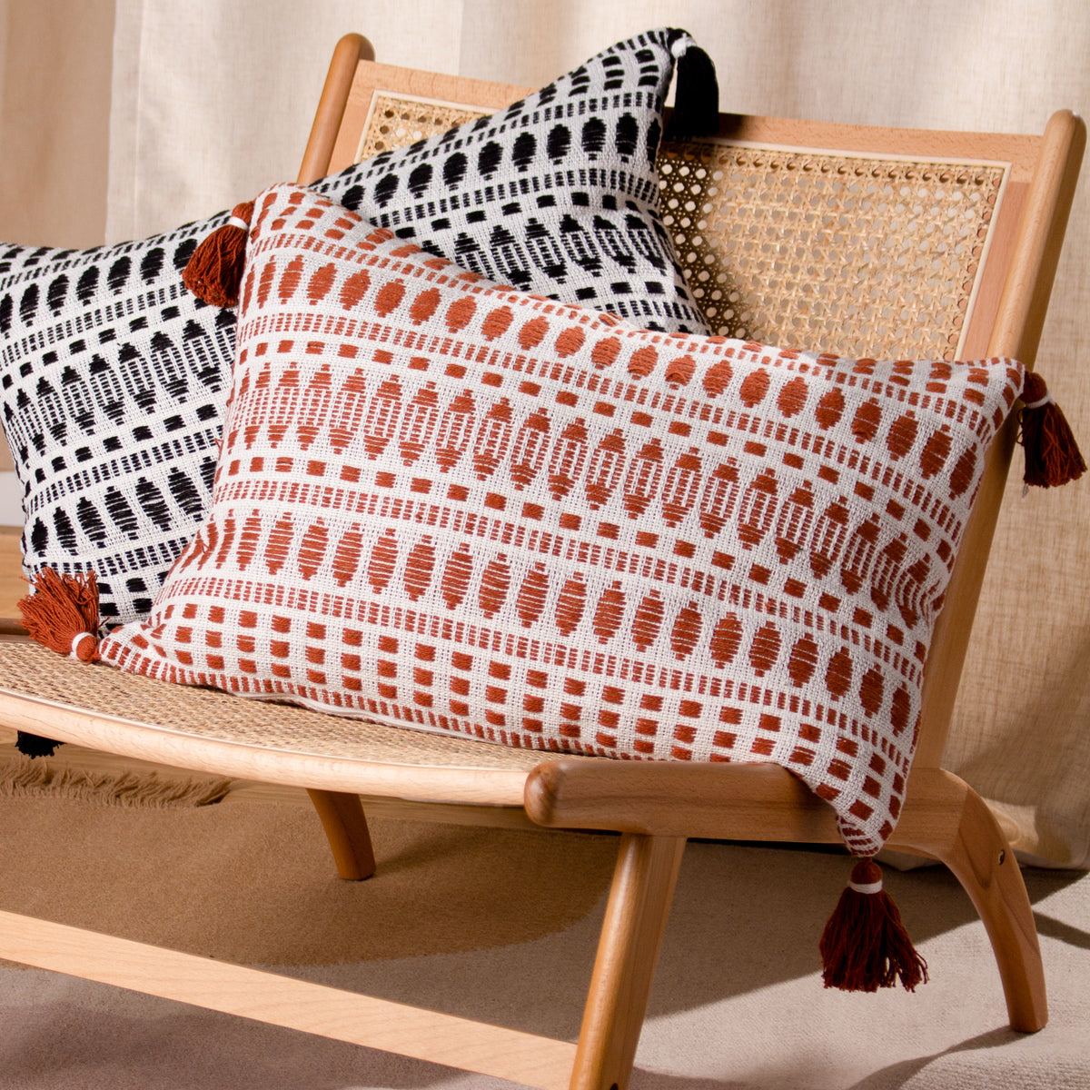 Yard Ganado Woven 40cm x 60cm Filled Boudoir Pecan
