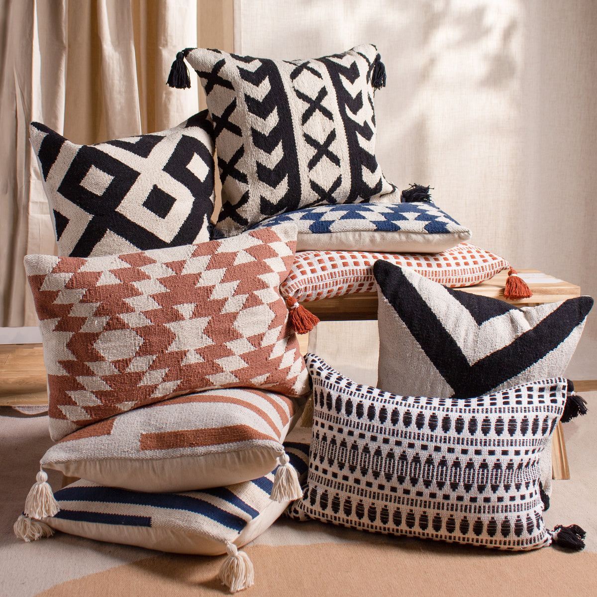 Yard Ganado Woven 40cm x 60cm Filled Boudoir Pecan