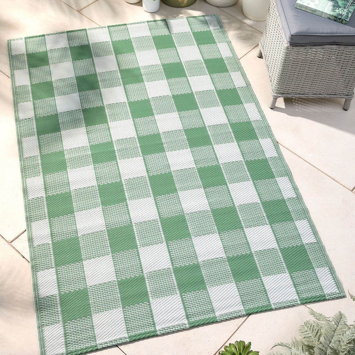 Dreams & Drapes Gingham Outdoor Rug 120cm x 170cm Green