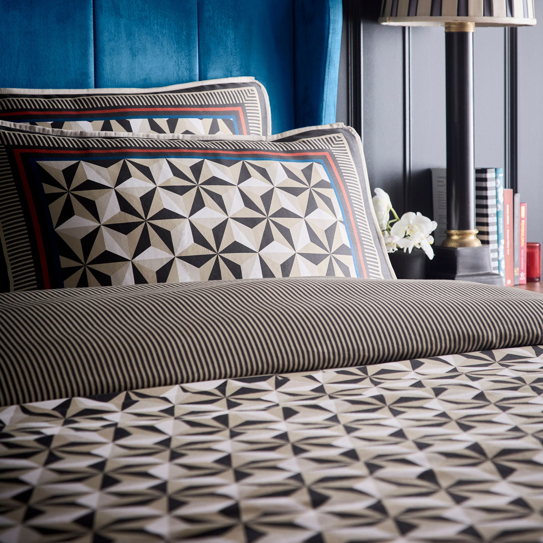 Laurence Llewelyn-Bowen Hero Duvet Cover Bedding Set Black