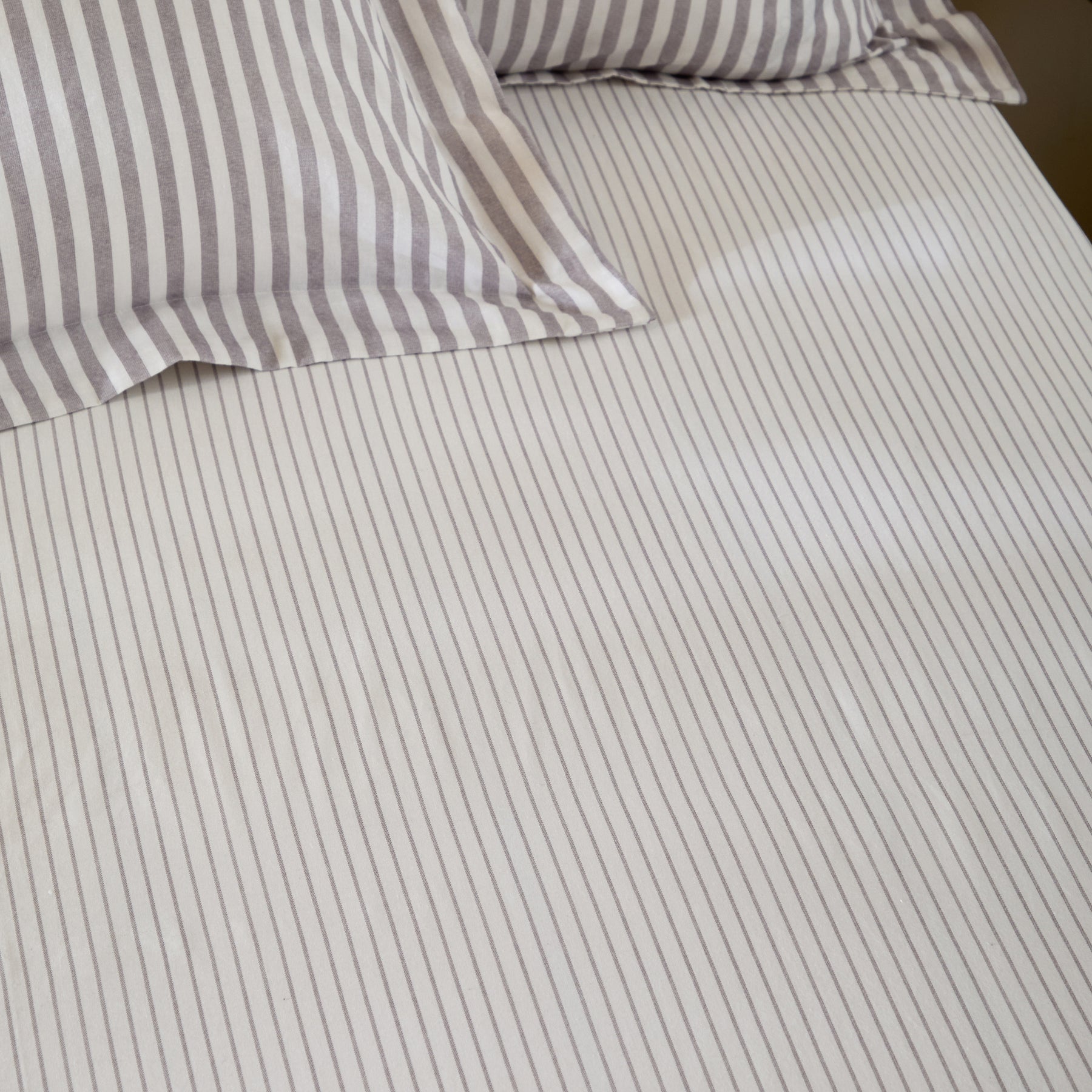 Hebden Cotton Narrow Stripe Bed Linen Fitted Sheet Mauve