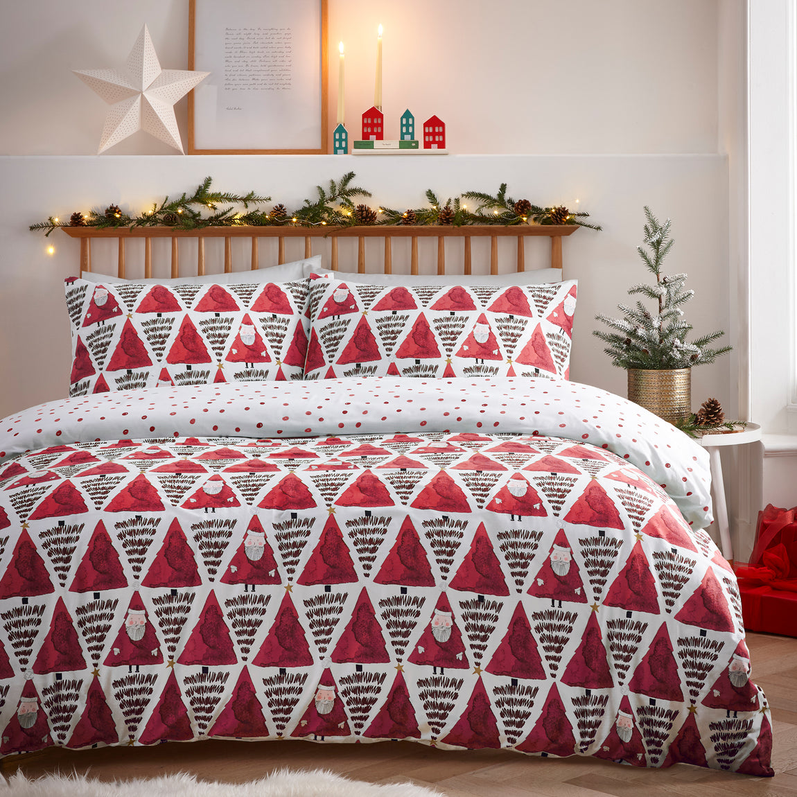 Furn Hide and Seek Santa Childrens Bedding Red