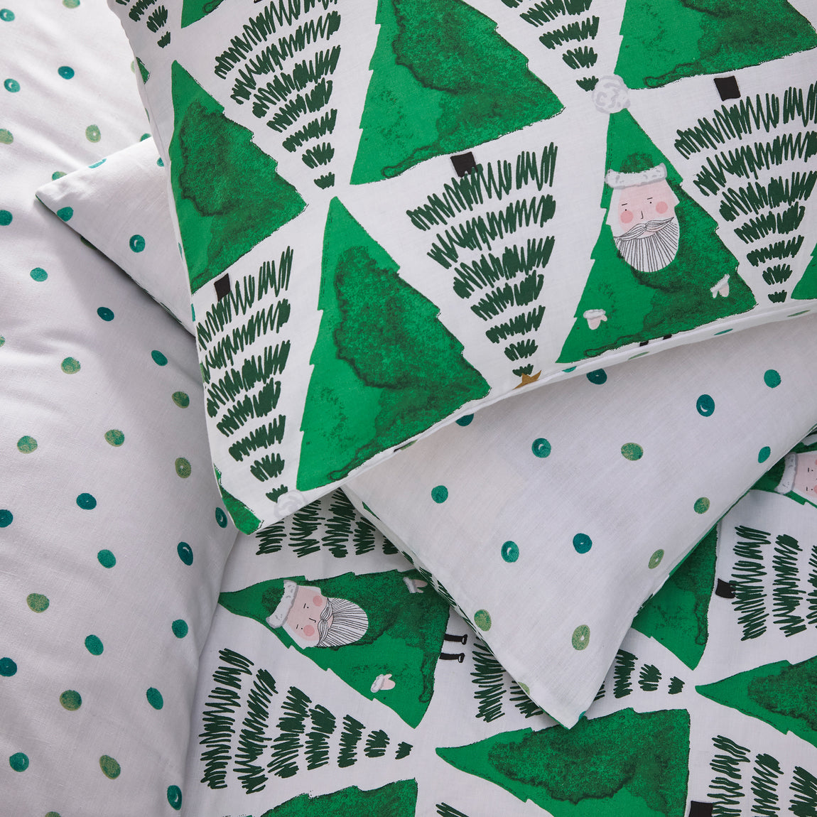 Furn Hide and Seek Santa Childrens Bedding Green