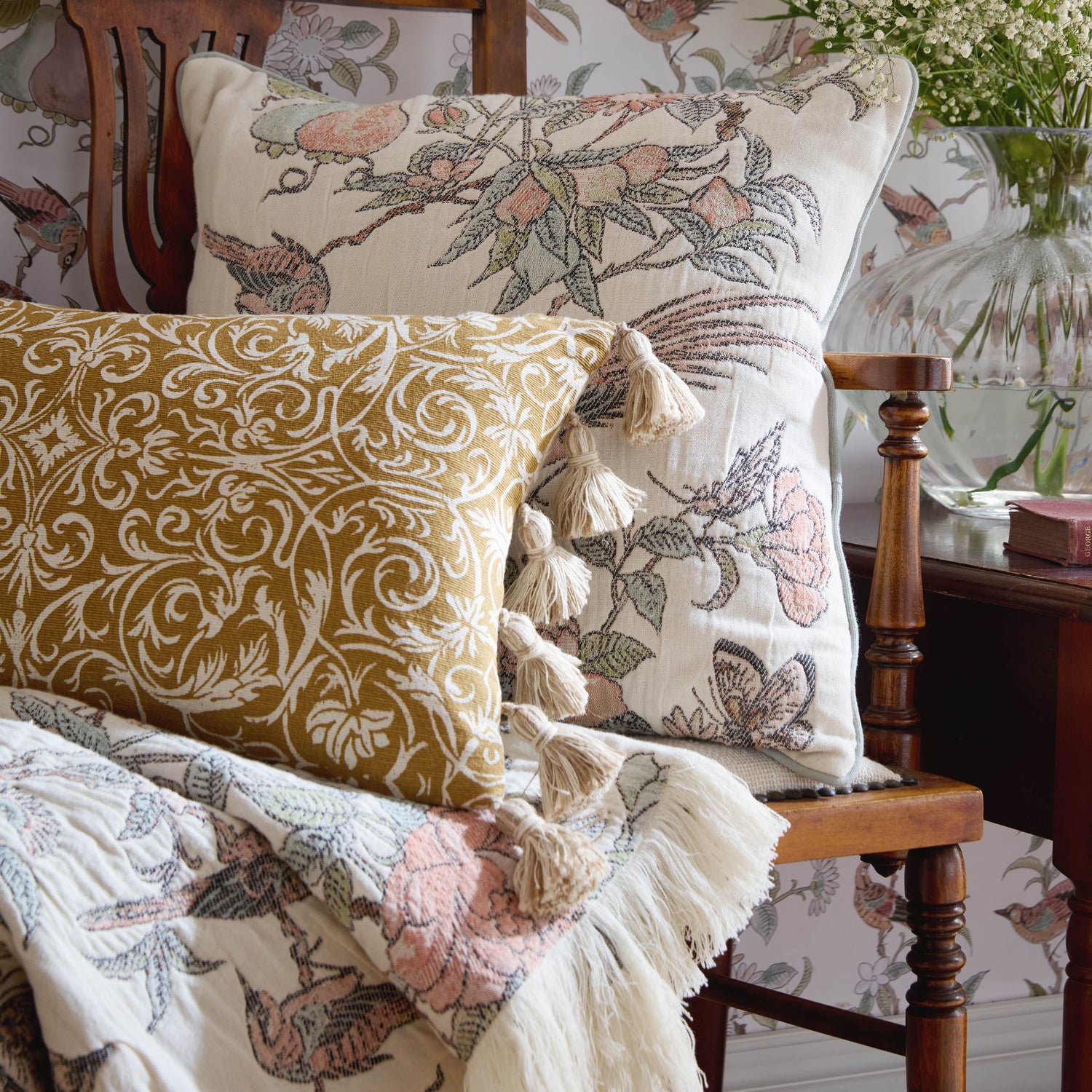 Historic Royal Palaces Hampton Jacquard 120cmx165cm Throw Multi