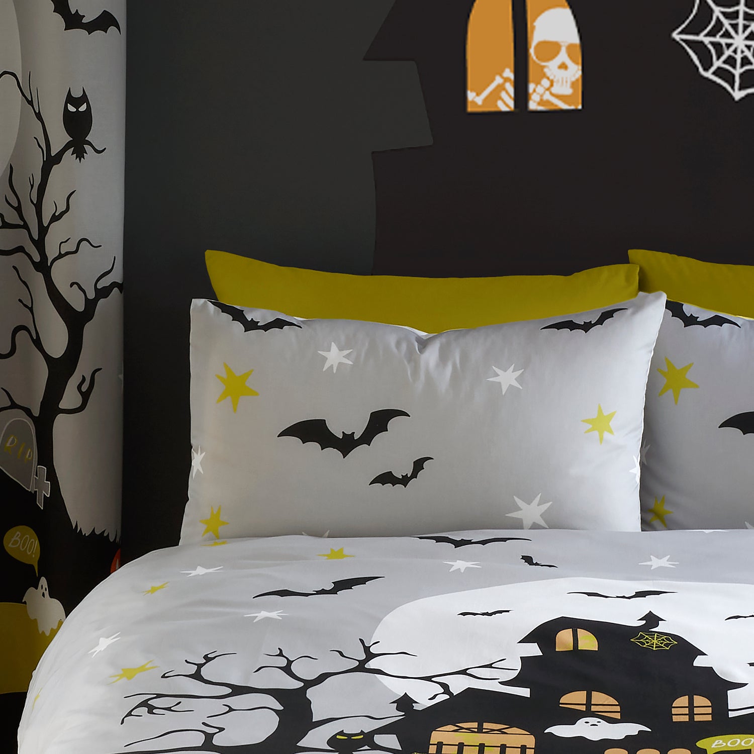 Halloween Haunted House Duvet Cover Bedding Set Grey