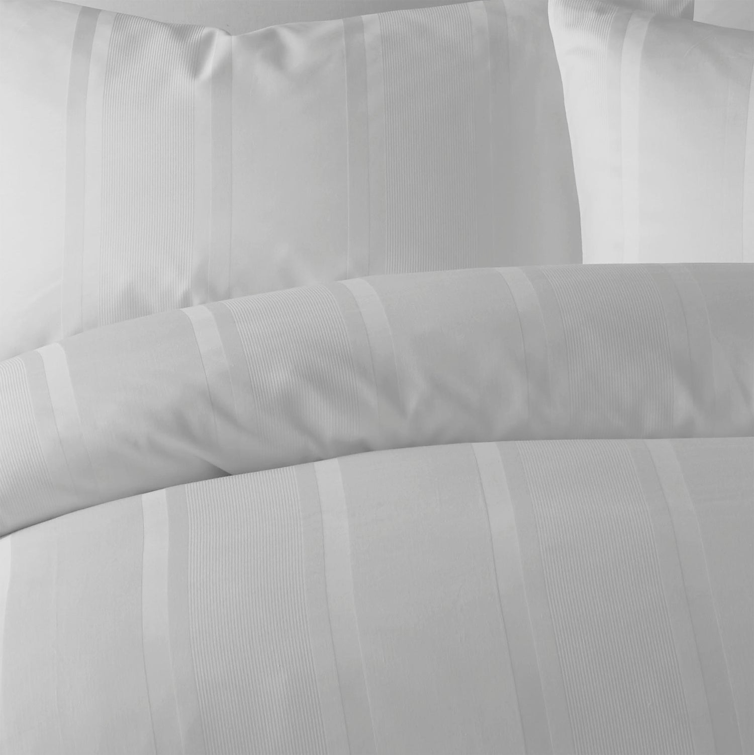 Luxe and Wilde Henry Duvet Cover Bedding Set White