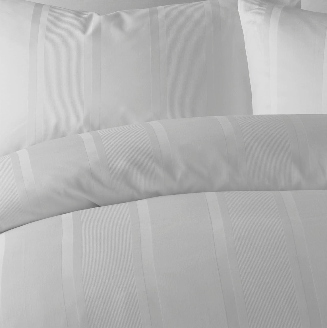 Luxe and Wilde Henry Duvet Cover Bedding Set White