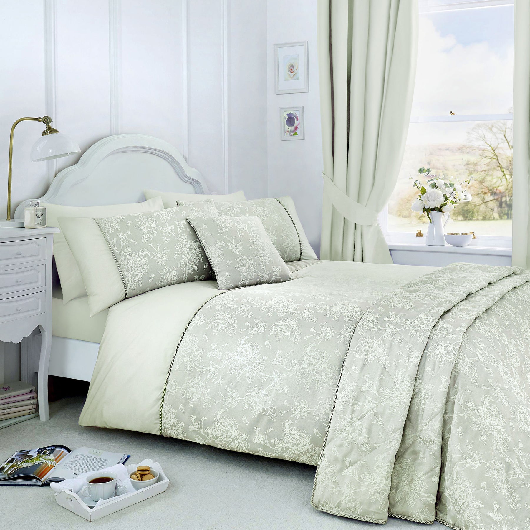 Dreams & Drapes Jasmine Flannel Fleece 43cmx43cm Filled Cushion Green