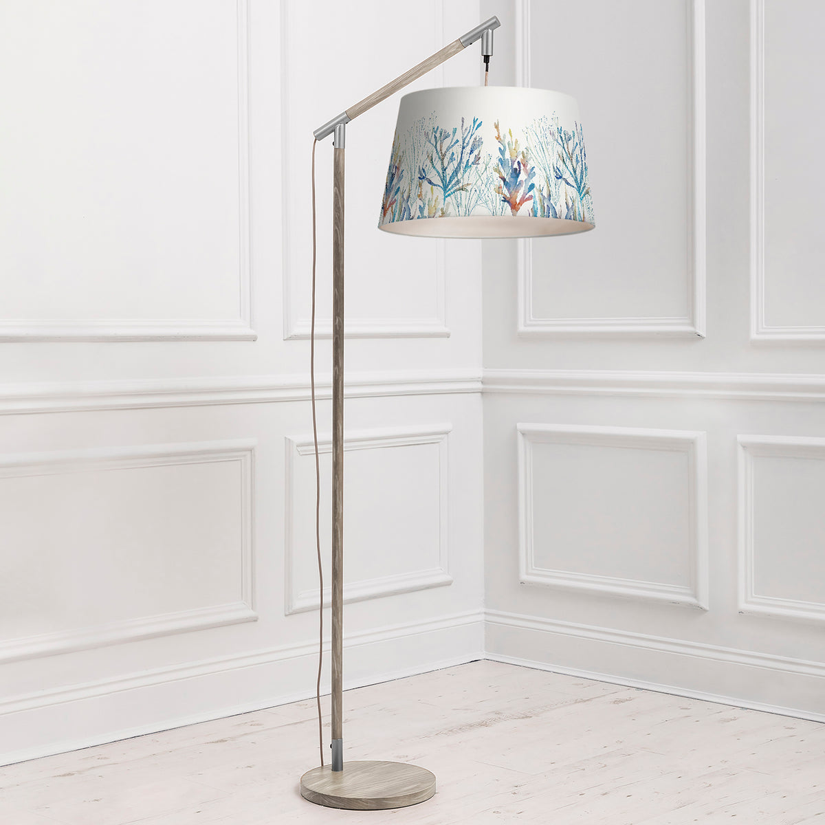 Voyage Maison Quintus Coral Reef Quintus Taper Floor Lamp Grey Cobalt