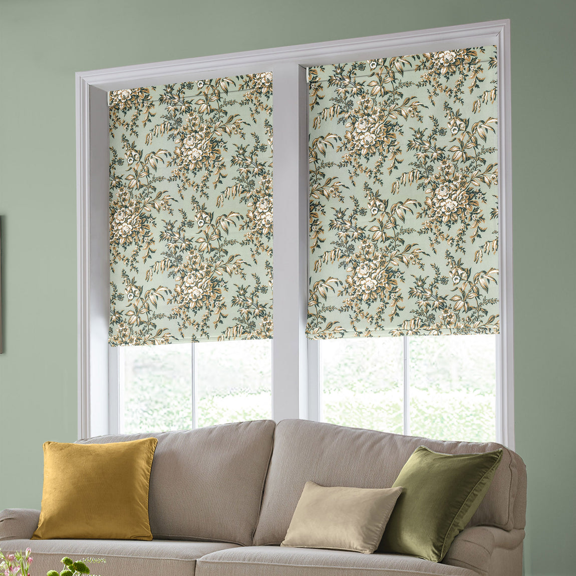 Laura Ashley Picardie Made to Measure Roman Blind Amber