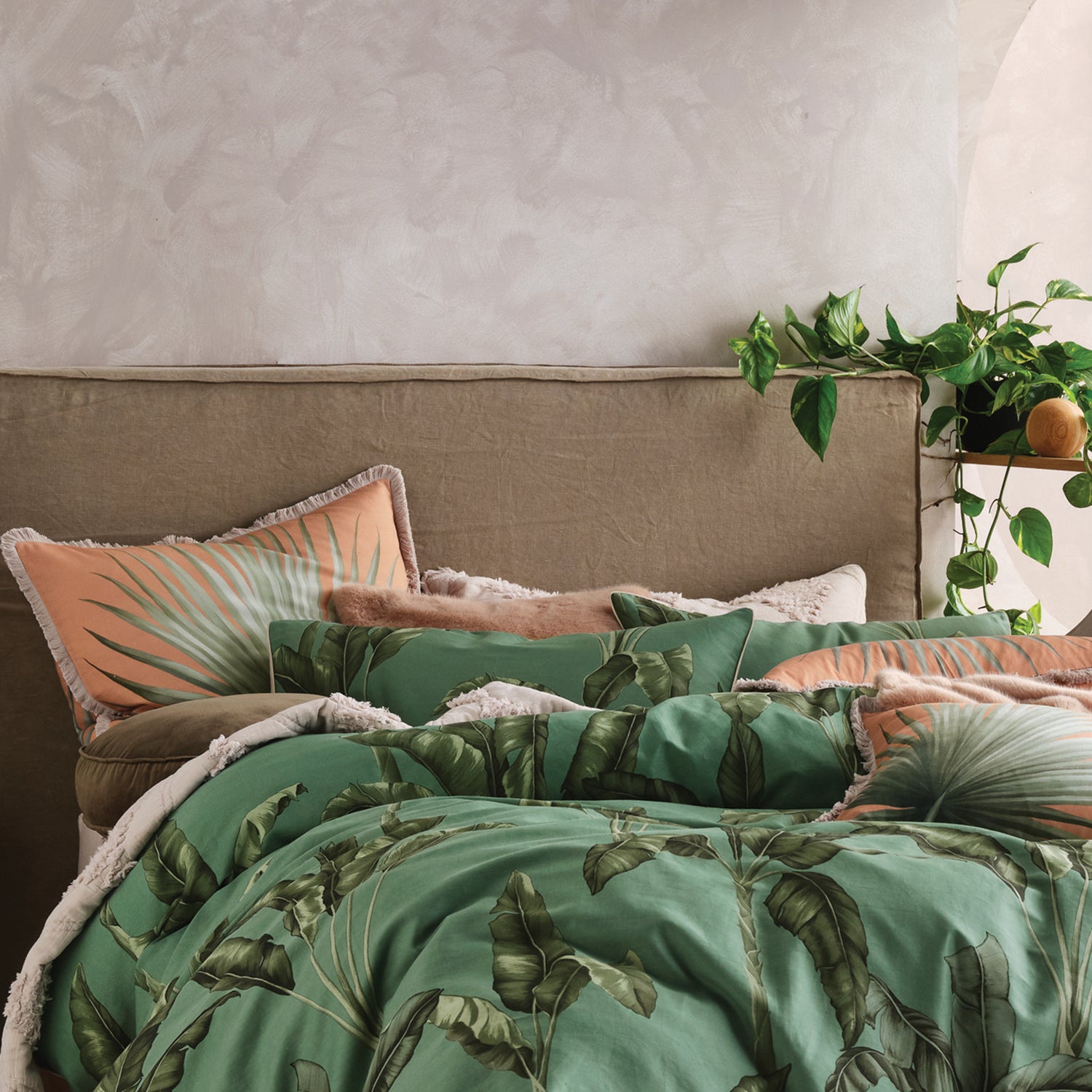 Linen House Livia Tropical Housewife Pair of Pillowcases Leaf Green