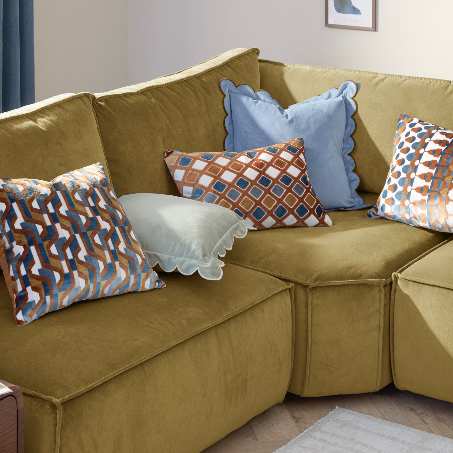 Furn Metro Abstract Velvet Jacquard 40cm x 60cm Filled Boudoir Ginger