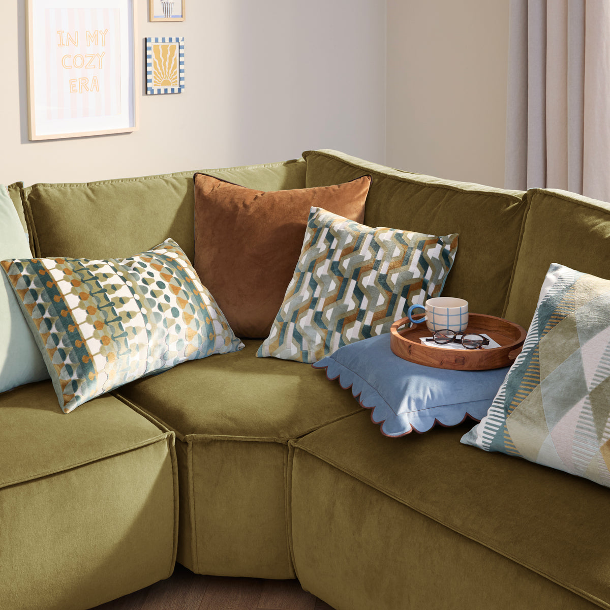 Furn Metro Abstract Velvet Jacquard 40cm x 60cm Filled Boudoir Green