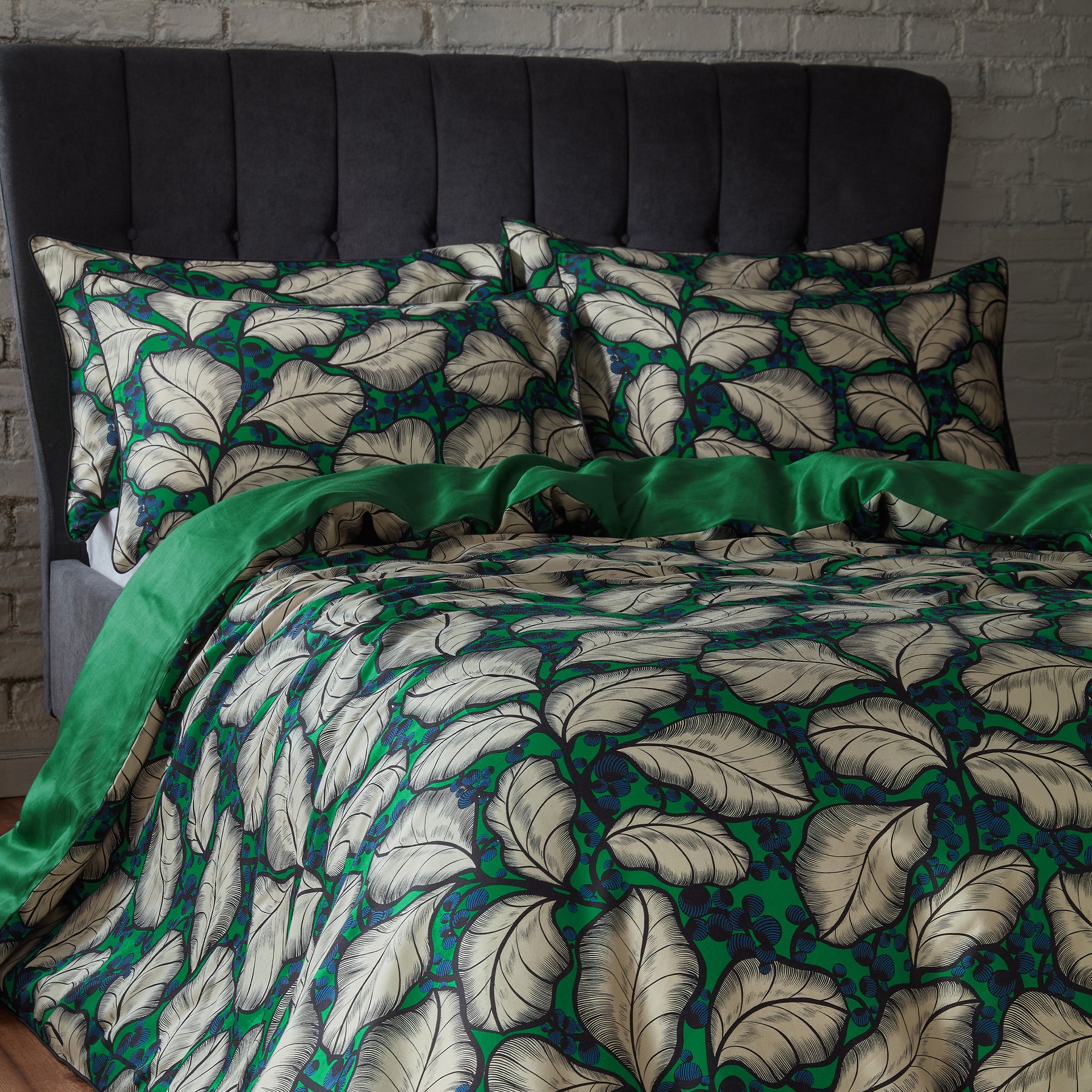 Edinburgh Weavers Magali Tropical Piped Duvet Cover Bedding Set Emerald