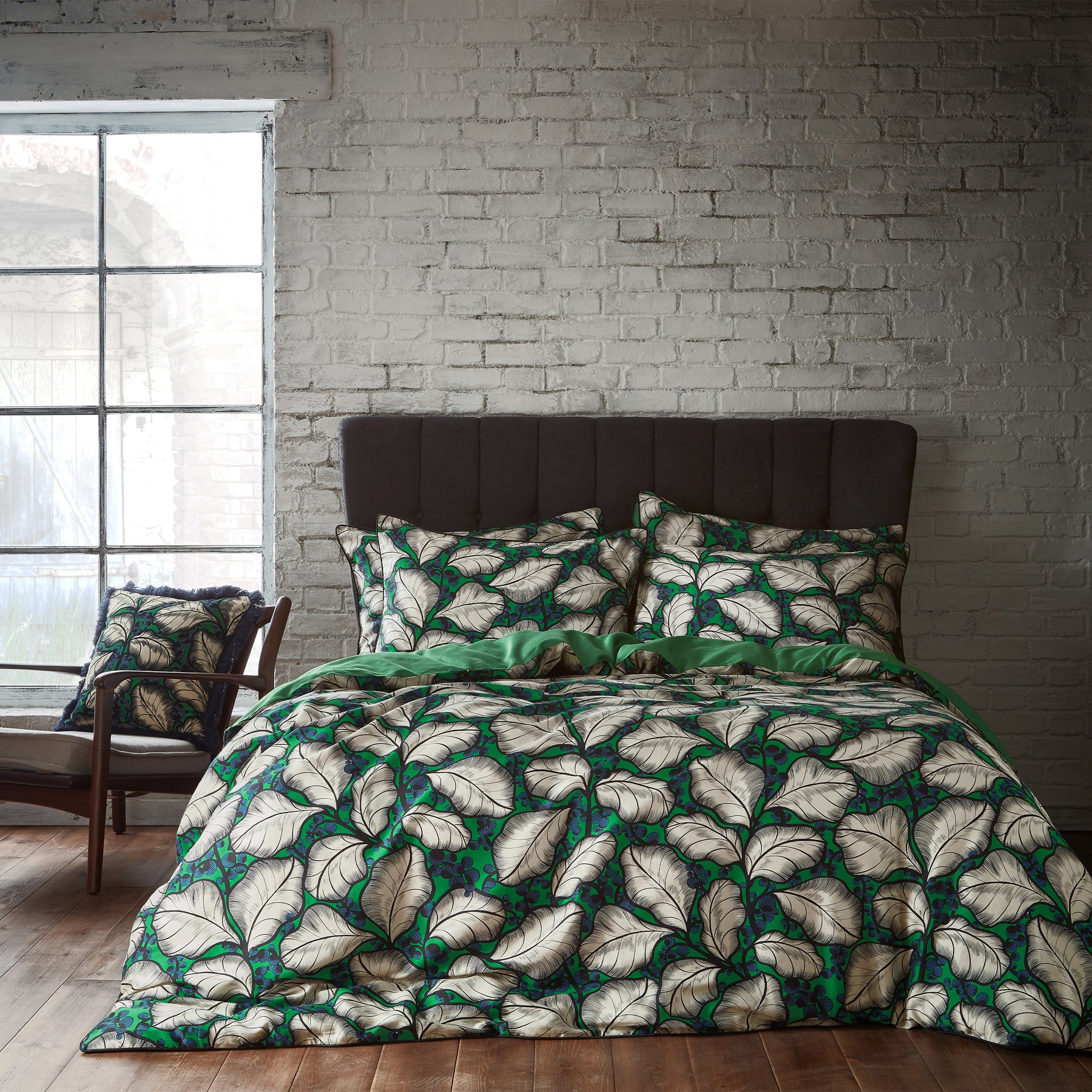 Edinburgh Weavers Magali Tropical Piped Duvet Cover Bedding Set Emerald