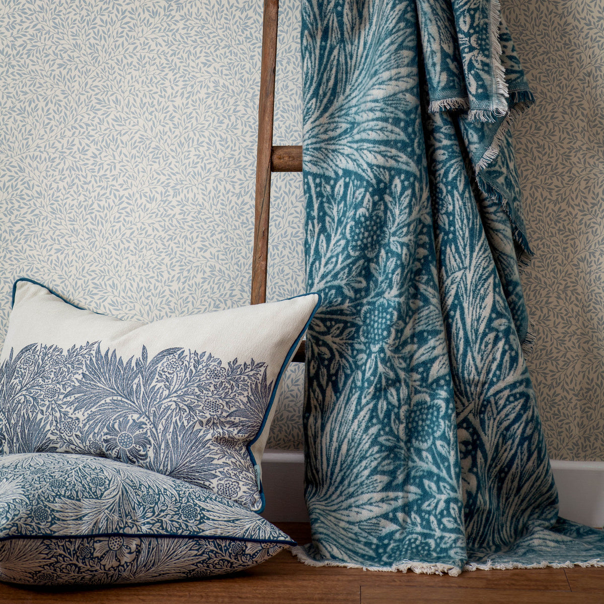 Morris & Co. Marigold Jacquard 130cm x 170cm Throw Indigo