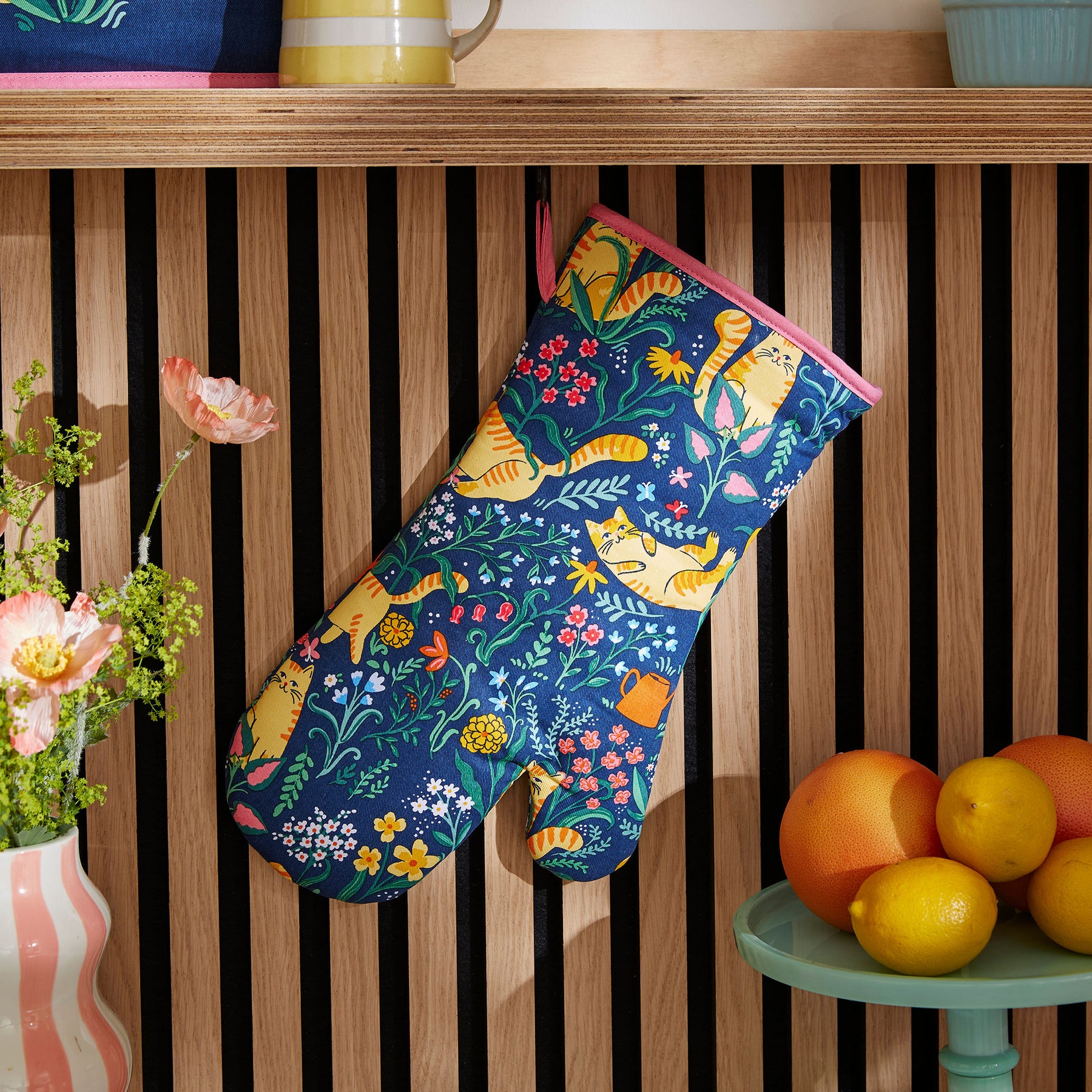 Ulster Weavers Marmalade Meadow Thermal Gauntlet Oven Glove Navy