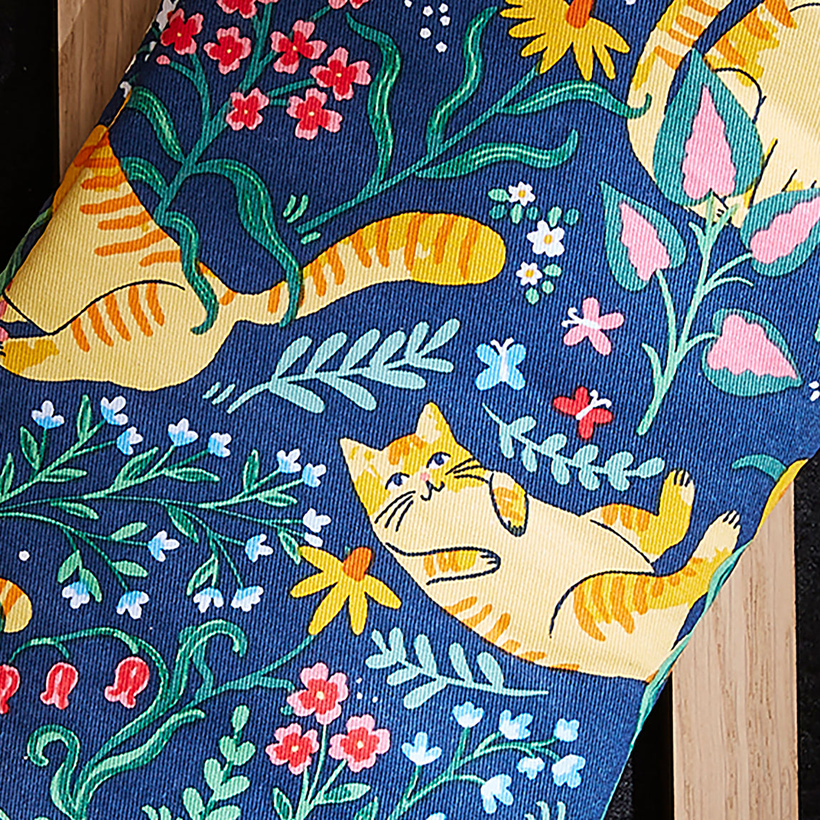 Ulster Weavers Marmalade Meadow Thermal Gauntlet Oven Glove Navy