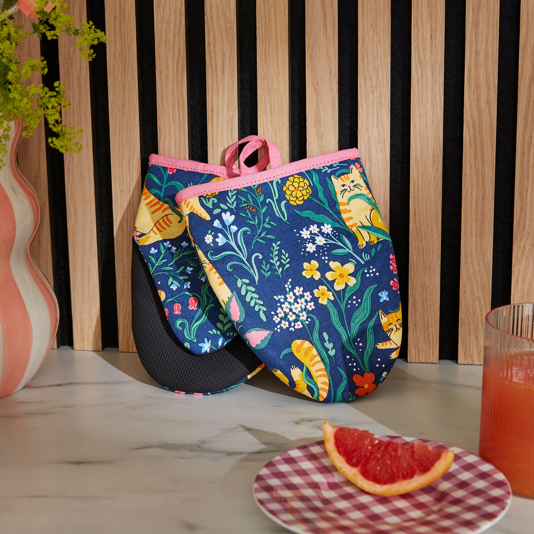 Ulster Weavers Marmalade Meadow Pair of Microwave Mitts Navy