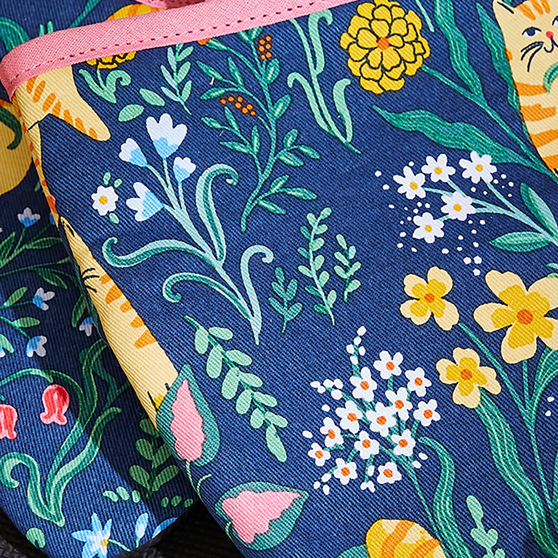 Ulster Weavers Marmalade Meadow Pair of Microwave Mitts Navy