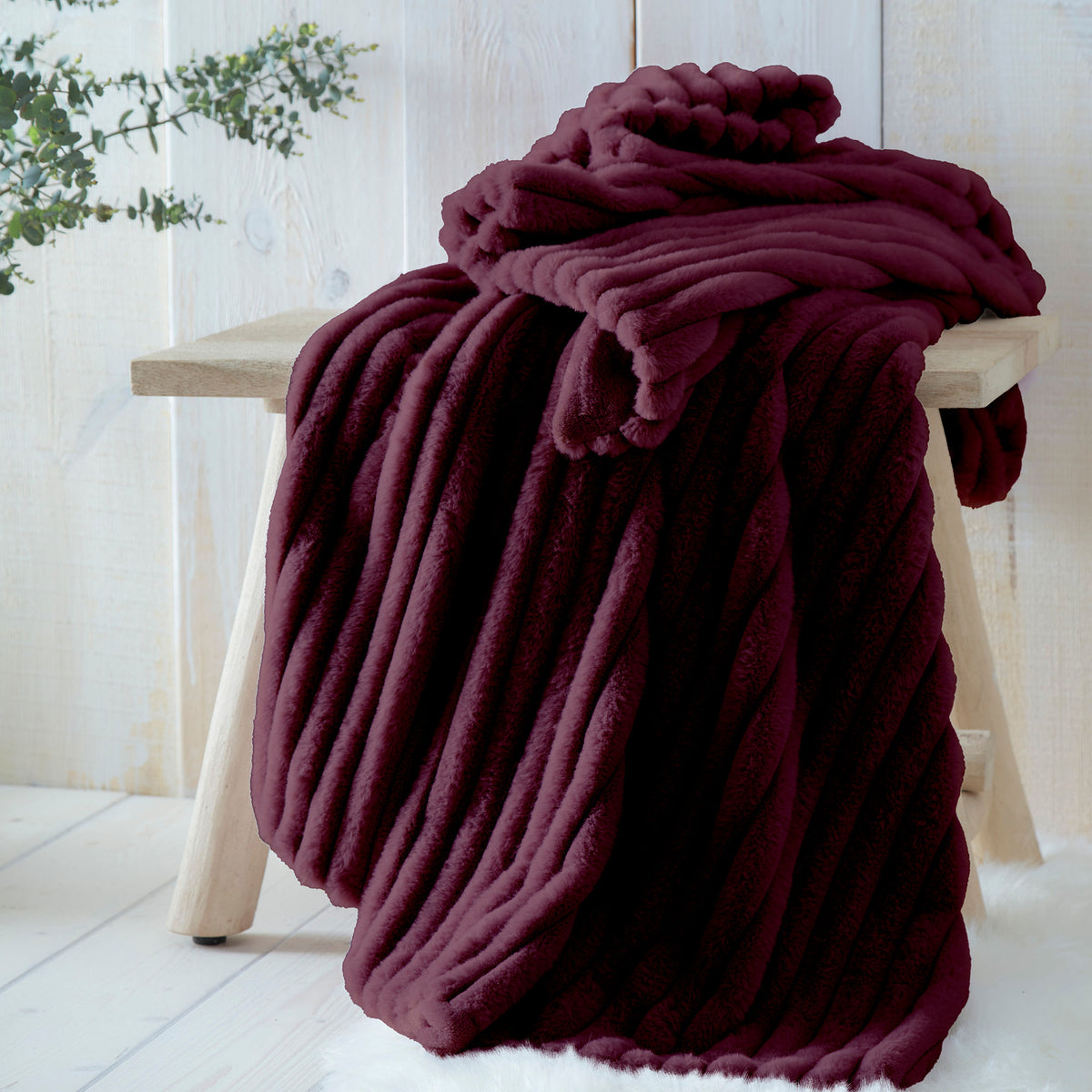 Appletree Morritz Faux Fur 130cmx180cm Throw Burgundy