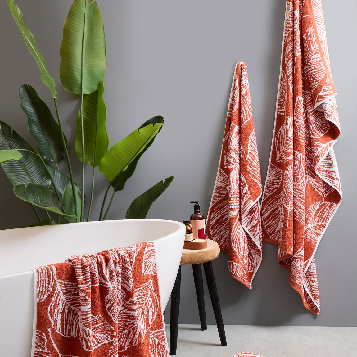 Fusion Matteo Jacquard Towel Terracotta