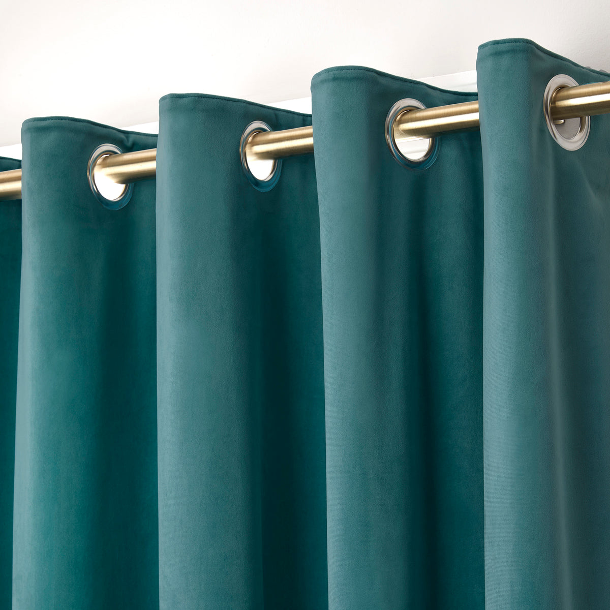 Laurence Llewelyn-Bowen Montrose Velvet Ready Made Eyelet Blackout Curtains Teal