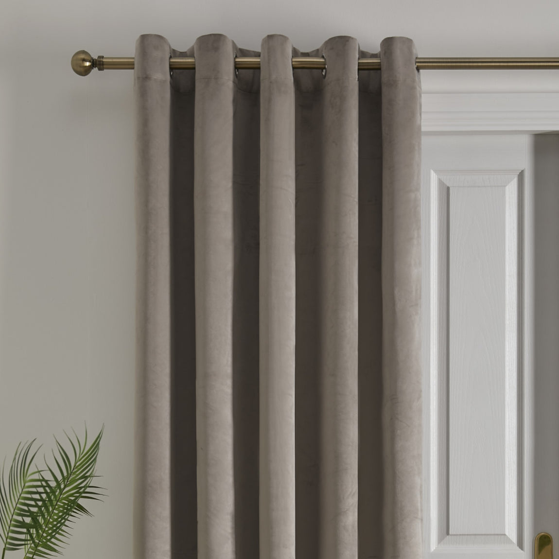 Laurence Llewelyn-Bowen Montrose 66x84 Eyelet Door Curtain Linen