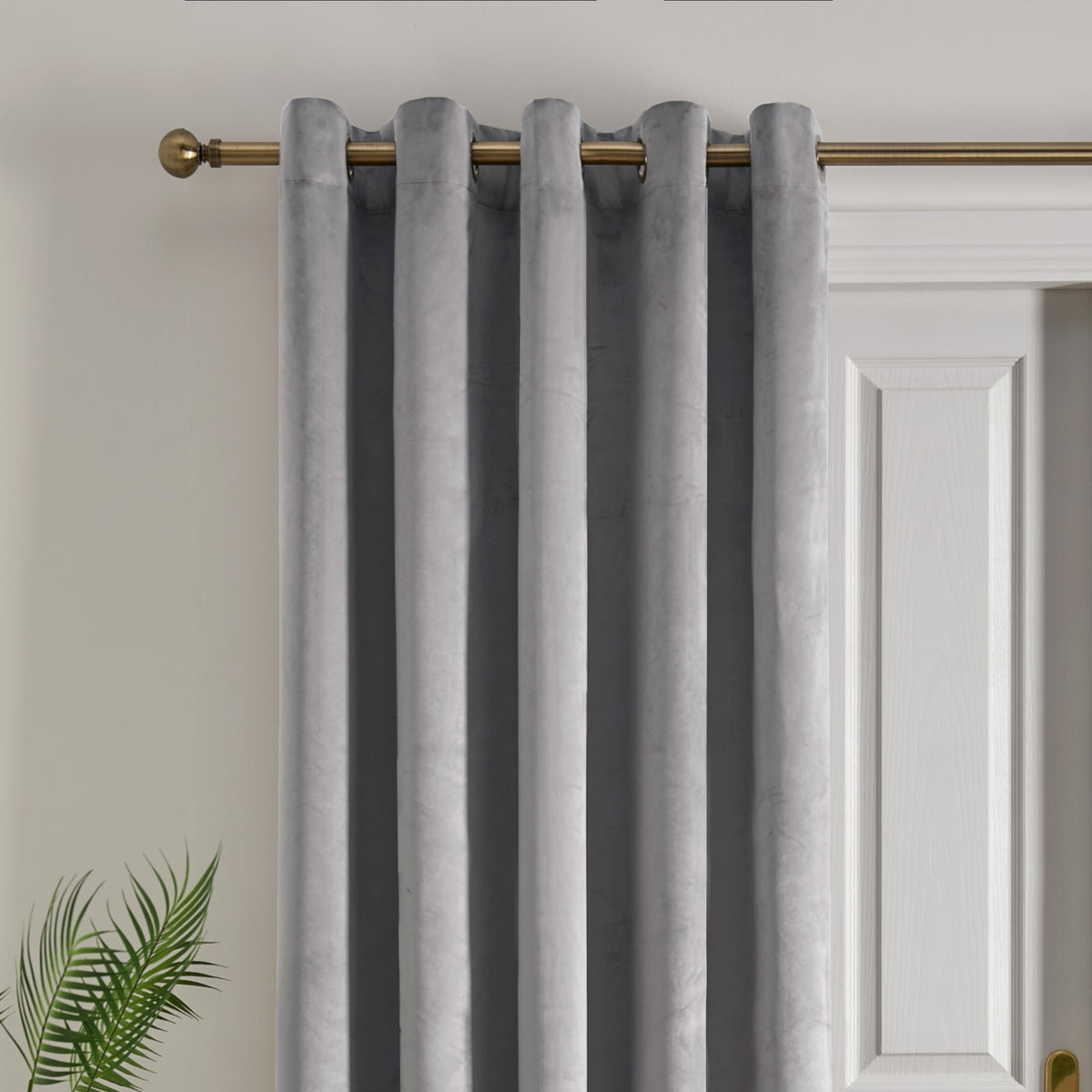 Laurence Llewelyn-Bowen Montrose 66x84 Eyelet Door Curtain Silver