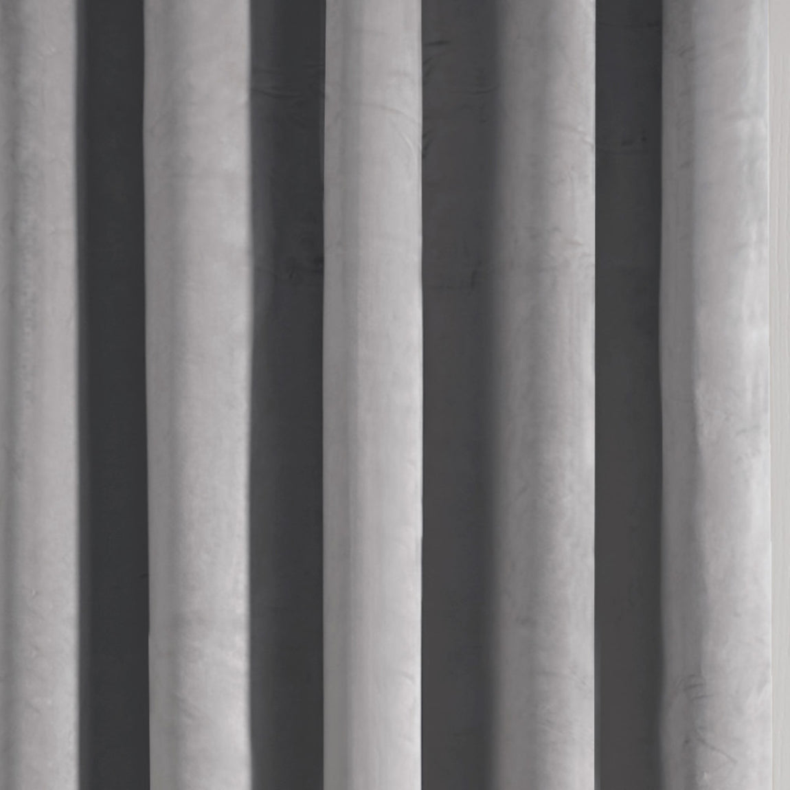 Laurence Llewelyn-Bowen Montrose 66x84 Eyelet Door Curtain Silver
