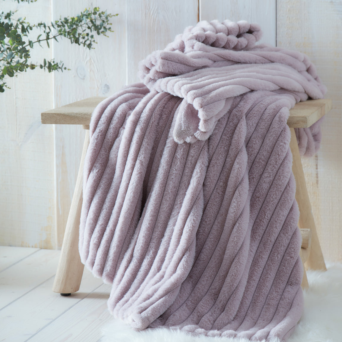 Appletree Morritz 130cm x 180cm Throw Mauve