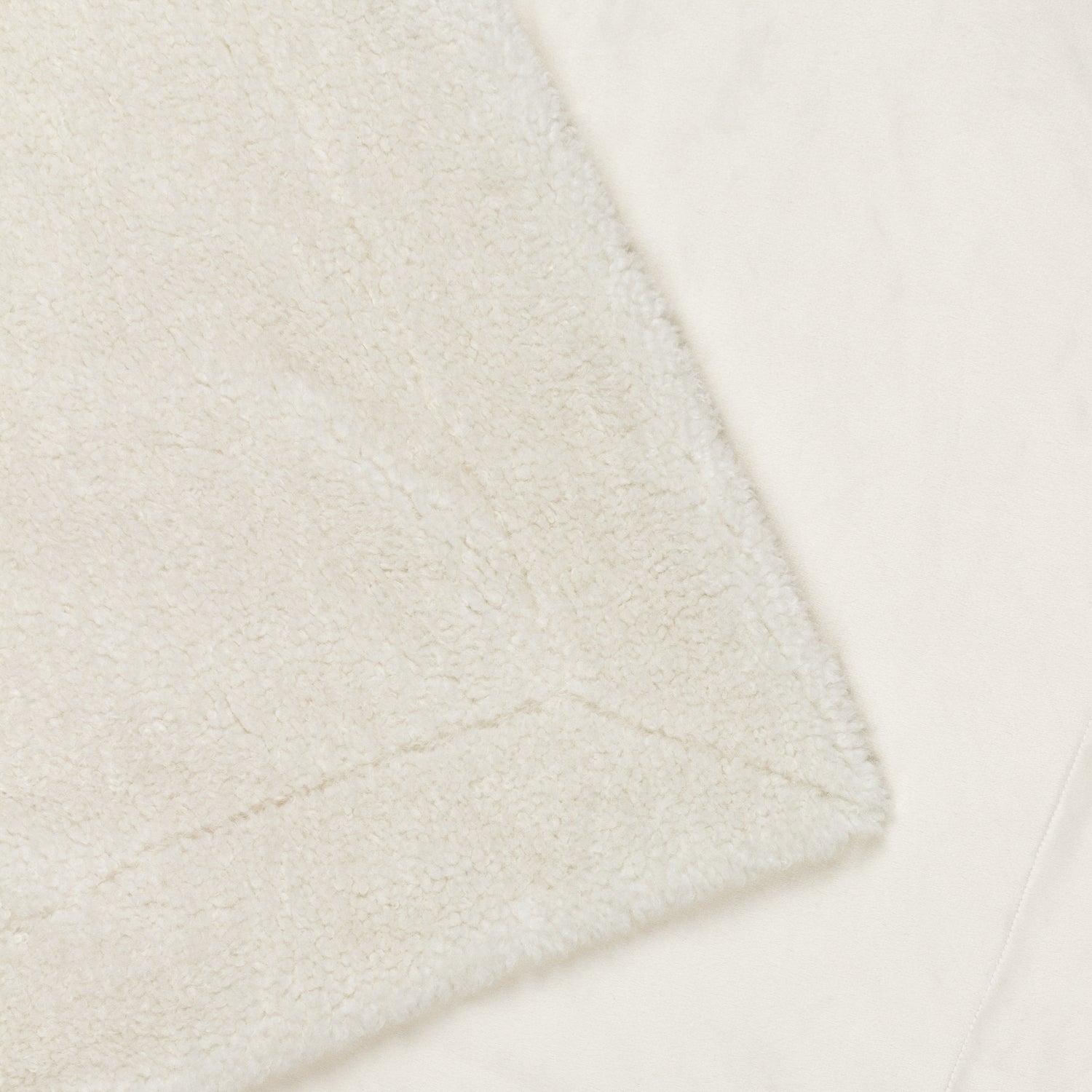 Olann Shearling Fleece 130cm x 180cm Throw Ecru