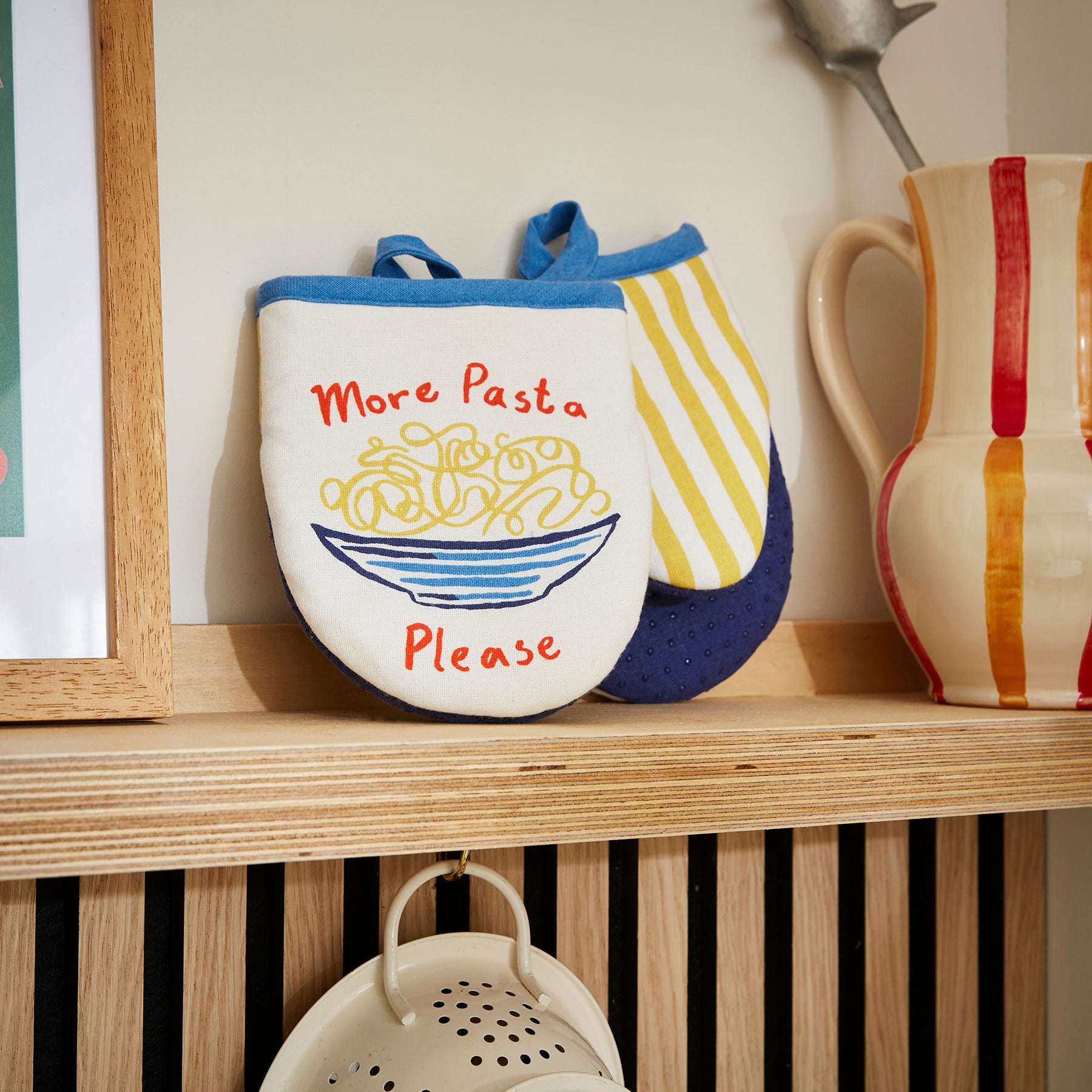 Ulster Weavers Pasta Lovers Club Pair of Microwave Mitts Yellow