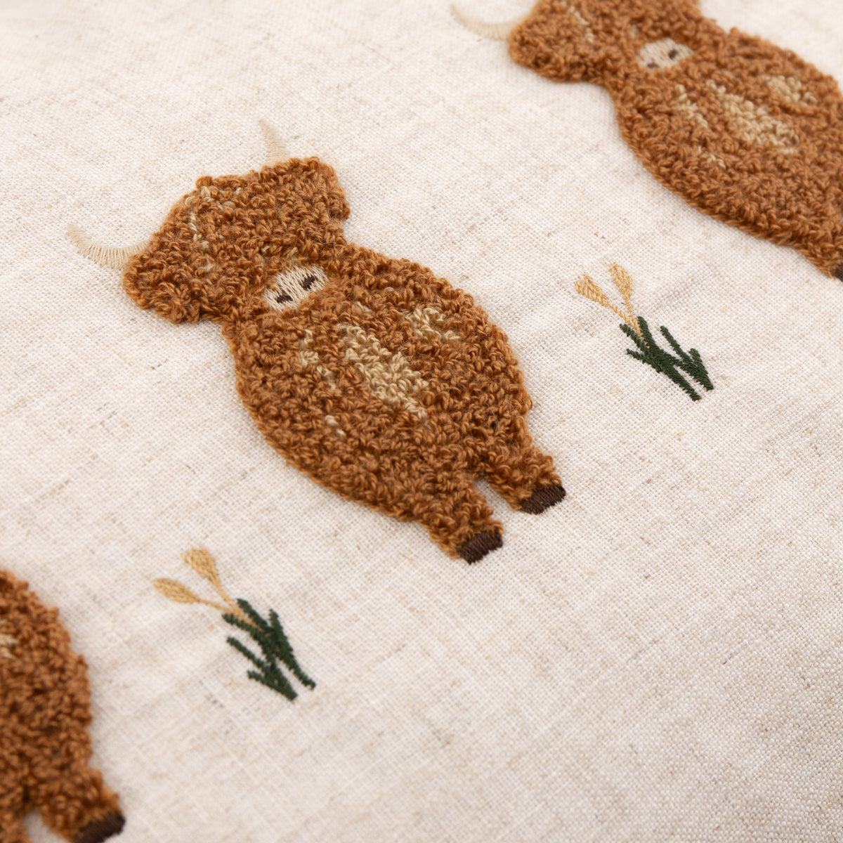 Wylder Ramble Highland Cow Tufted 30cm x 50cm Filled Boudoir Ginger