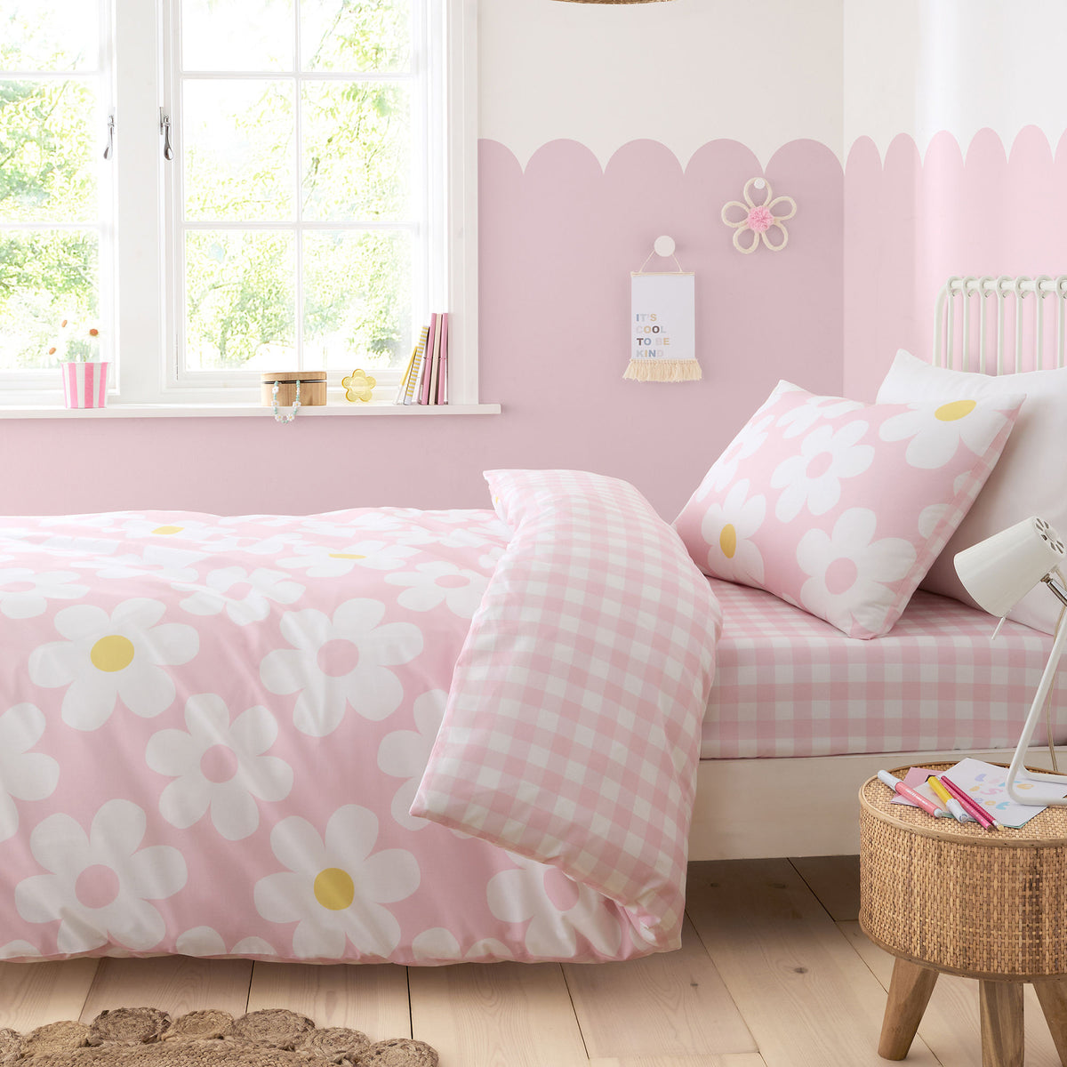 Bedlam Retro Daisy Gingham Check Bed Linen Fitted Sheet Single Pink