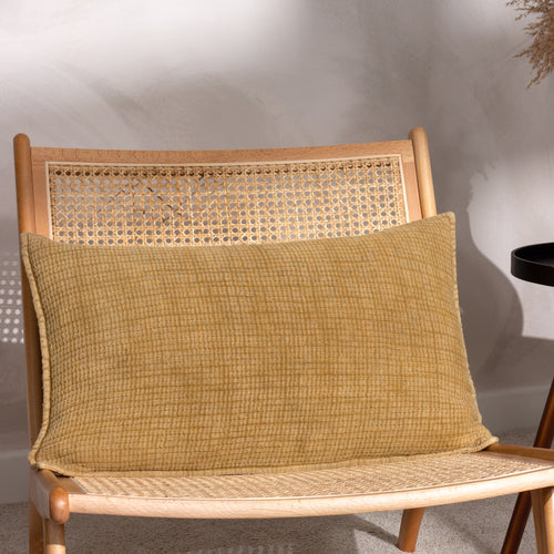 Yard Ribble Acid Wash Cotton 40cm x 60cm Filled Boudoir Honey