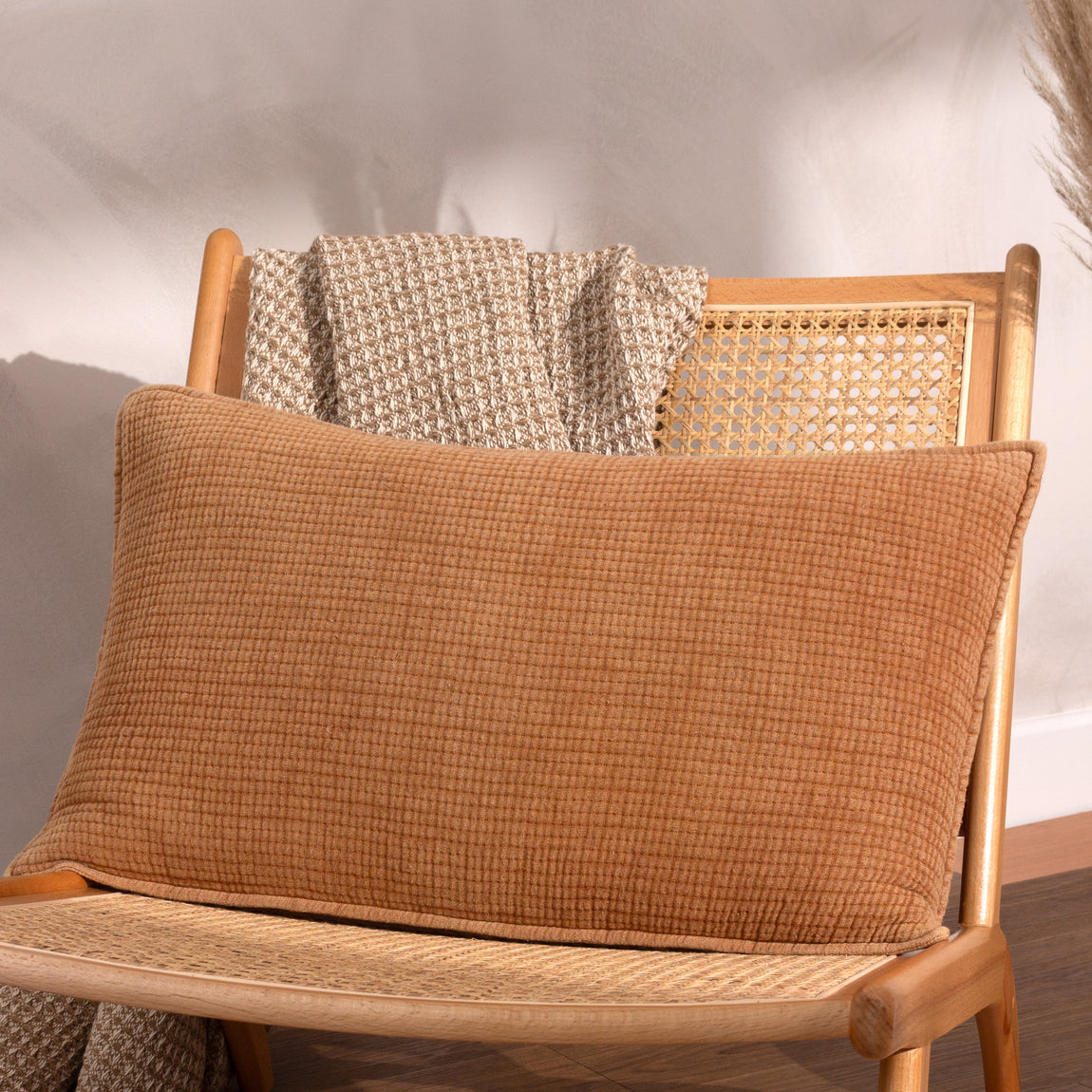 Yard Ribble Acid Wash Cotton 40cm x 60cm Filled Boudoir Pecan