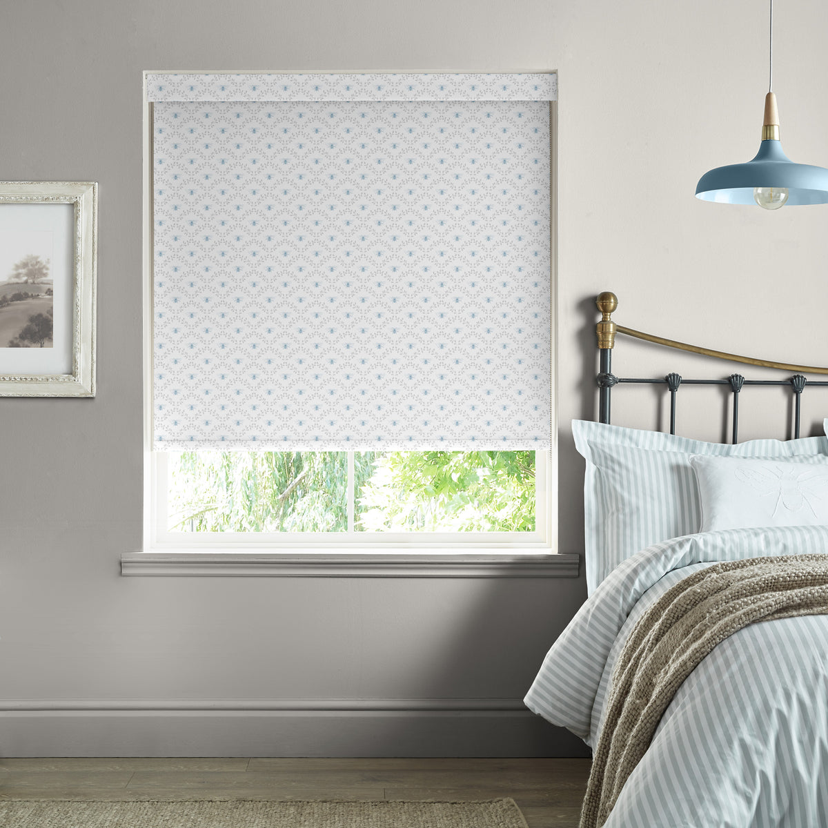 Sophie Allport Bees And Leaves Made To Measure Roman Blind White
