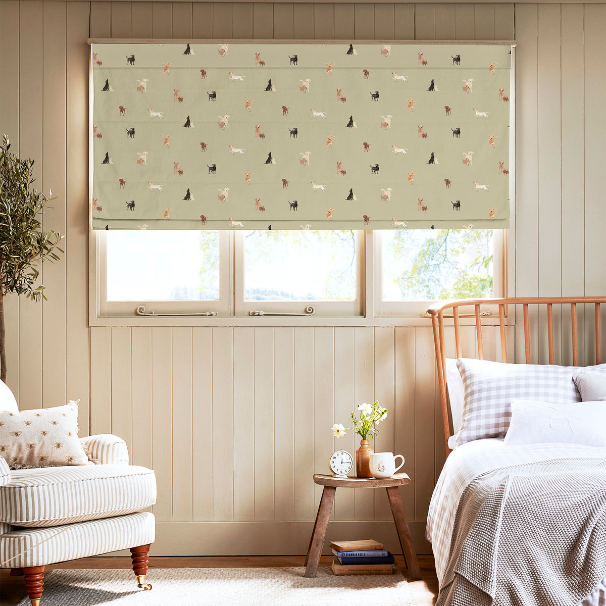 Sophie Allport Labradors And Retrievers Made To Measure Roman Blind Khaki