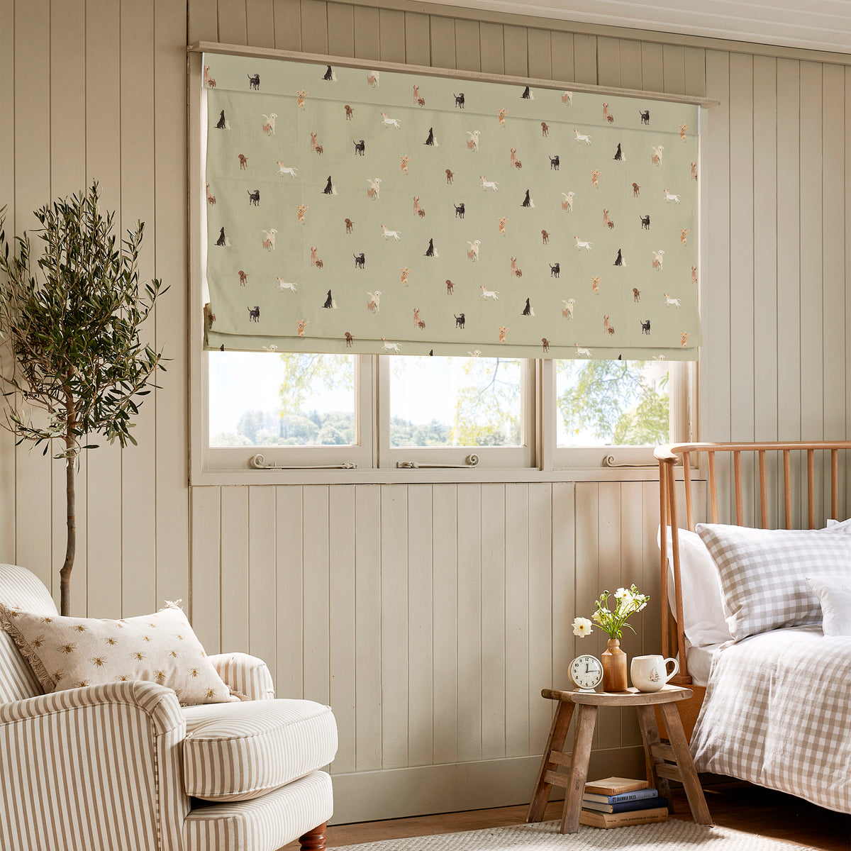 Sophie Allport Labradors And Retrievers Made To Measure Roman Blind Khaki