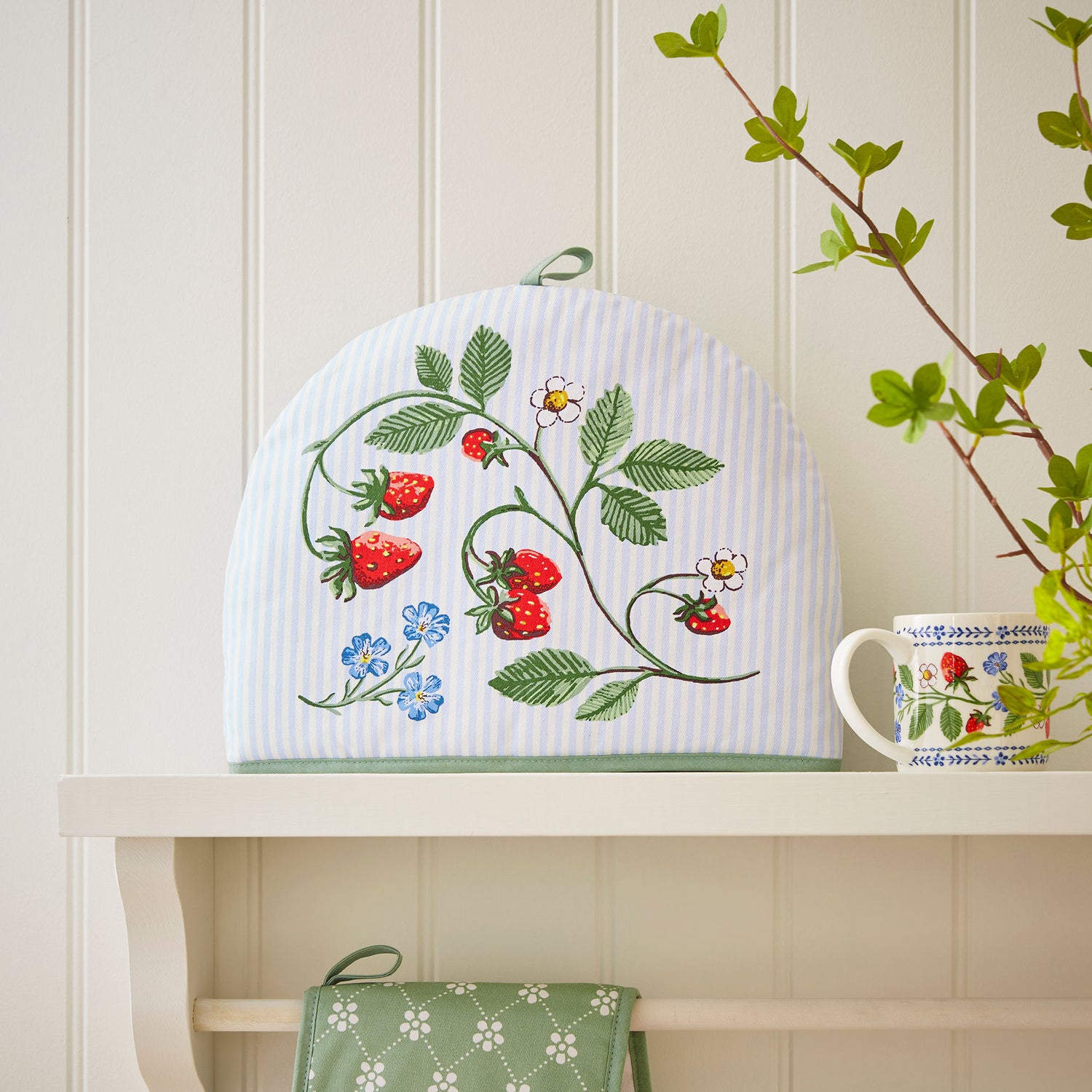 Ulster Weavers Strawberry Patch Bone China Mug Green