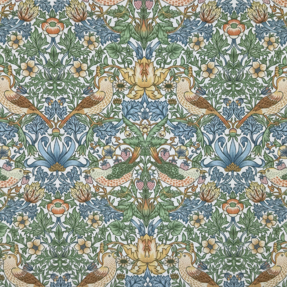 William Morris Strawberry Thief Outdoor Fabric Blanc