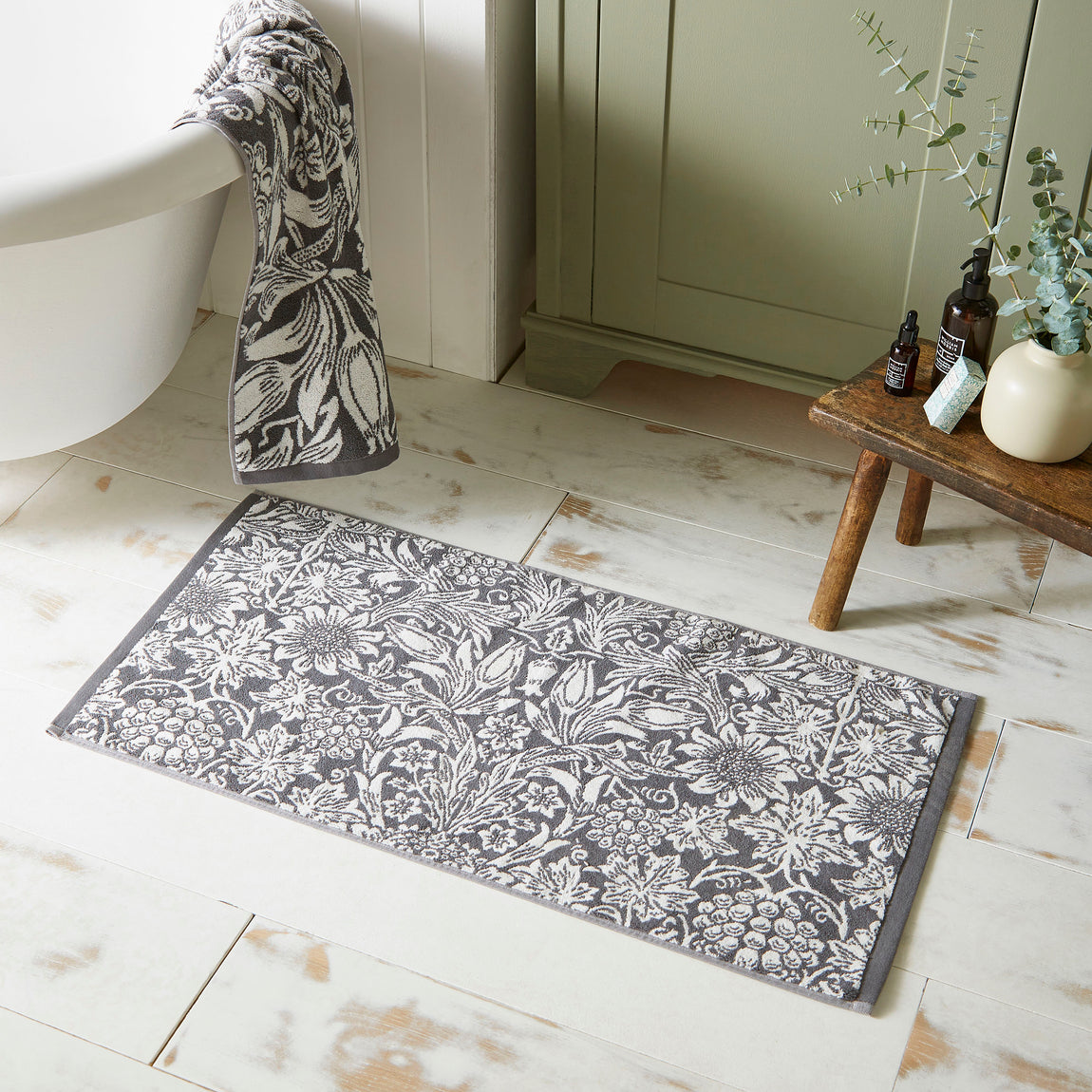 William Morris At Home Sunflower Bath Mat 50cm x 90cm Iron