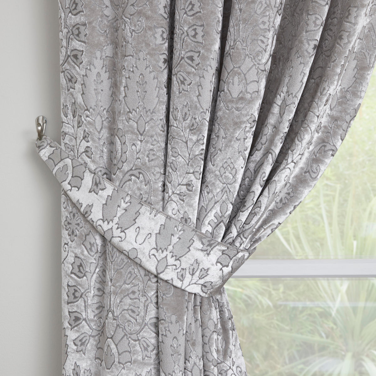 Trinity Tieback Silver