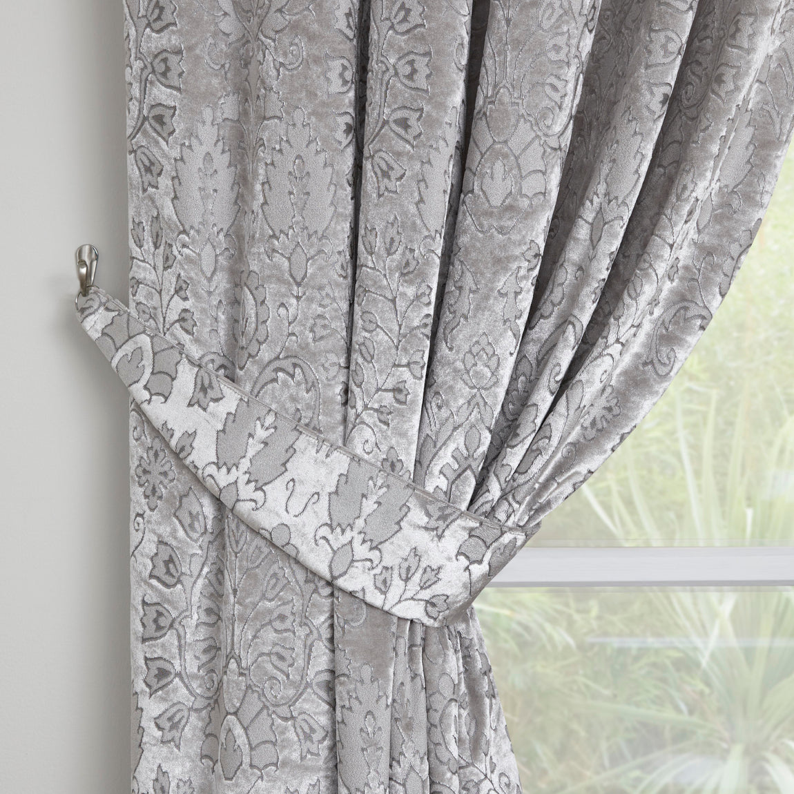 Trinity Tieback Silver