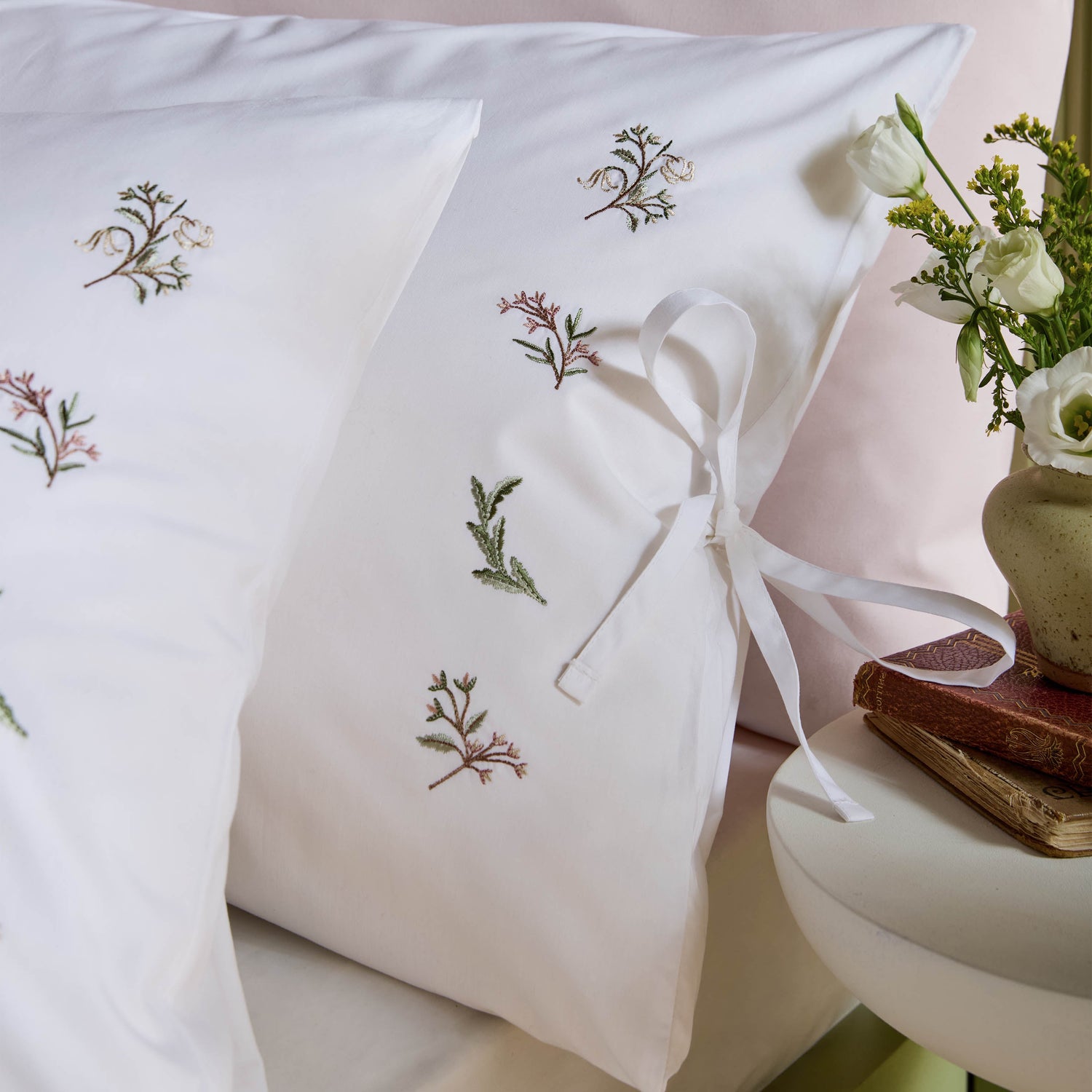 Historic Royal Palaces Victoria Sprigs Embroidery Duvet Cover Bedding Set Rose Pink Sage