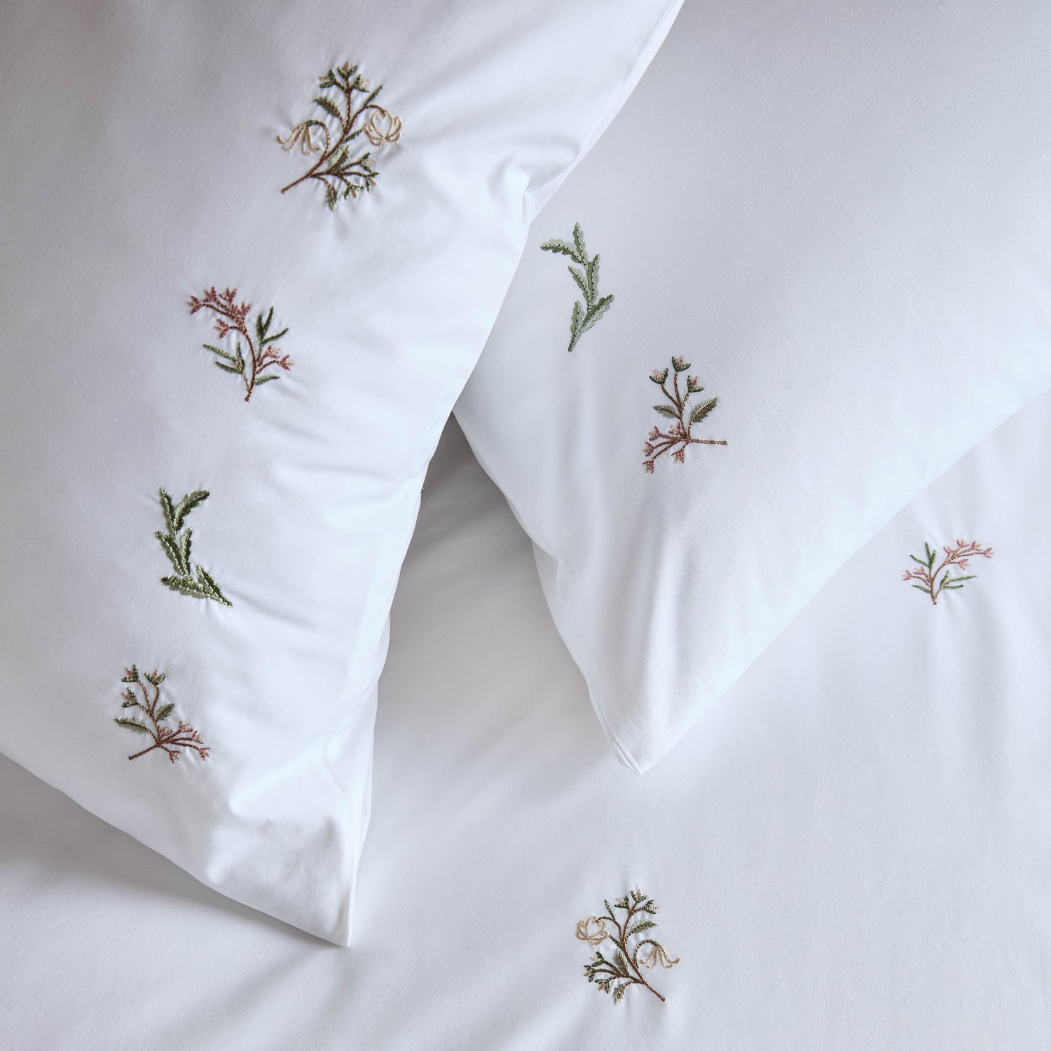 Historic Royal Palaces Victoria Sprigs Embroidery Duvet Cover Bedding Set Rose Pink Sage