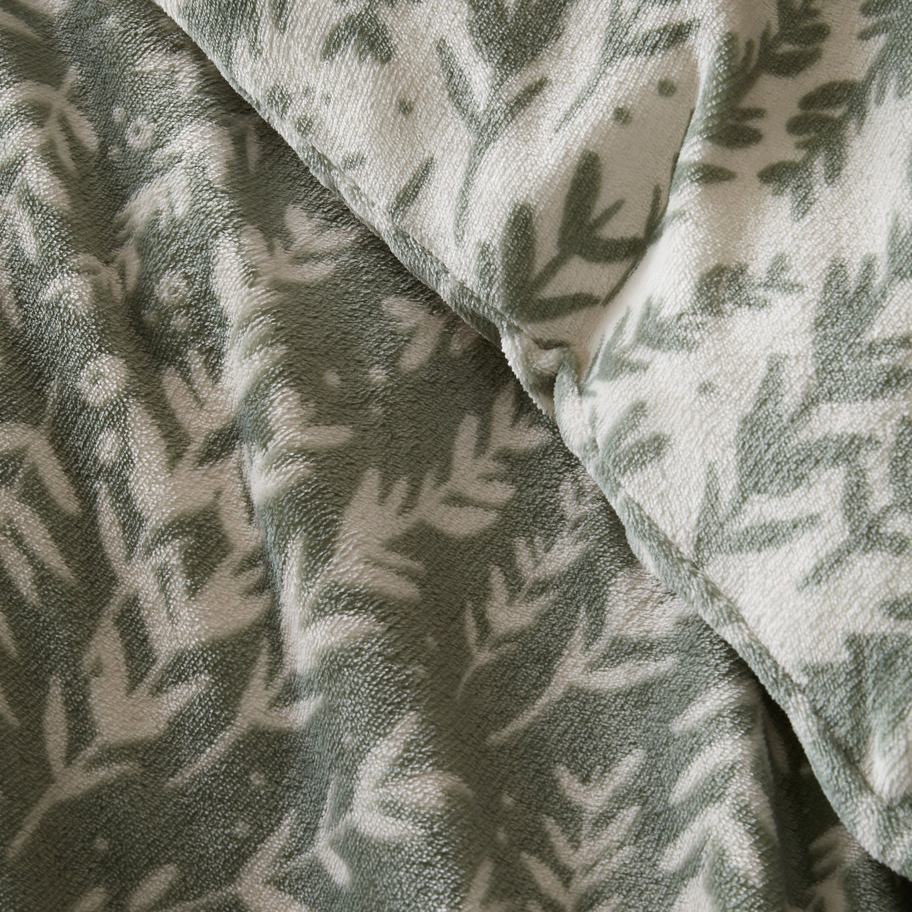 Fusion Winter Foliage Flannel Fleece Duvet Cover Bedding Set Green