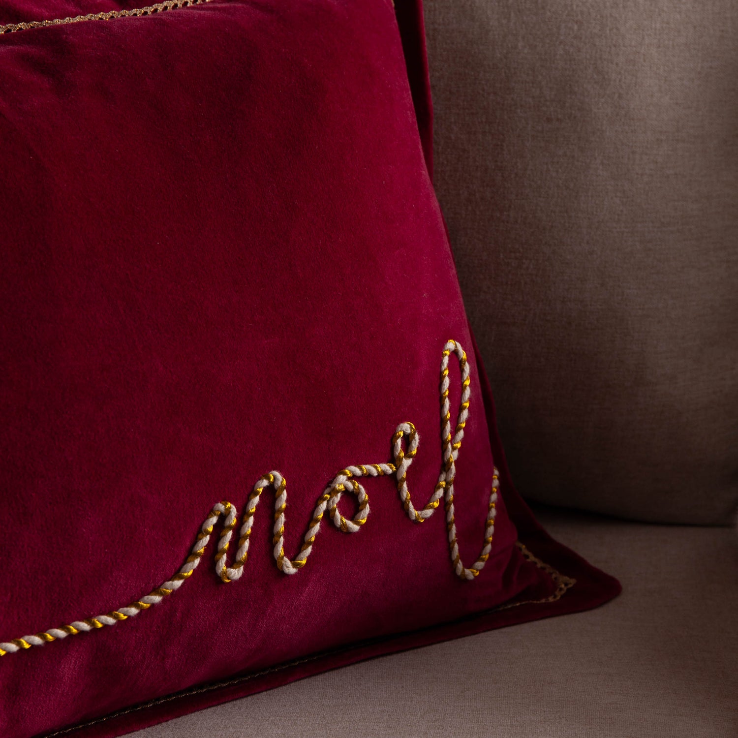 Winter Noel Applique Velvet 40cm x 60cm Filled Boudoir Multi
