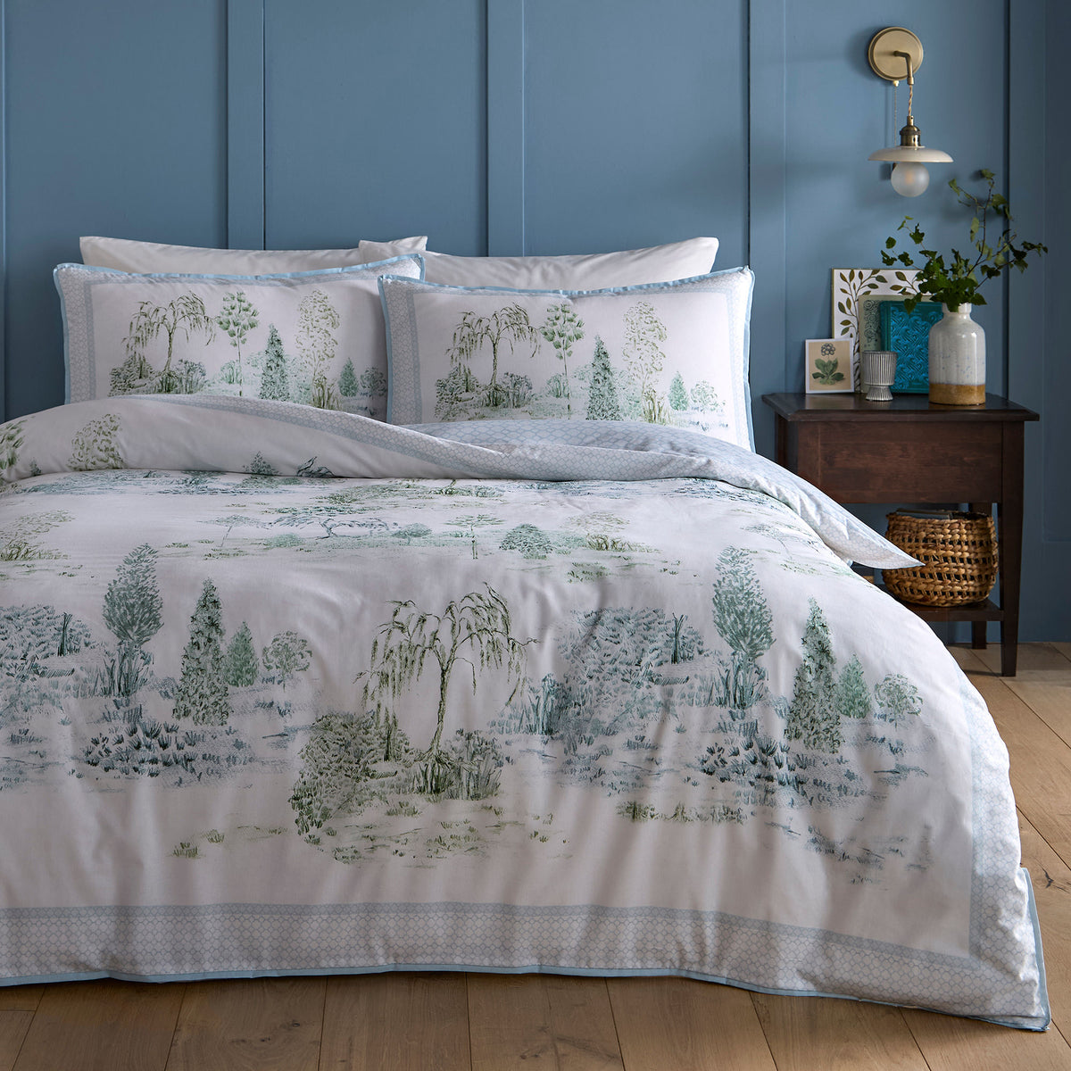 Appletree Willow Tree Scene Duvet Cover Bedding Set Blue